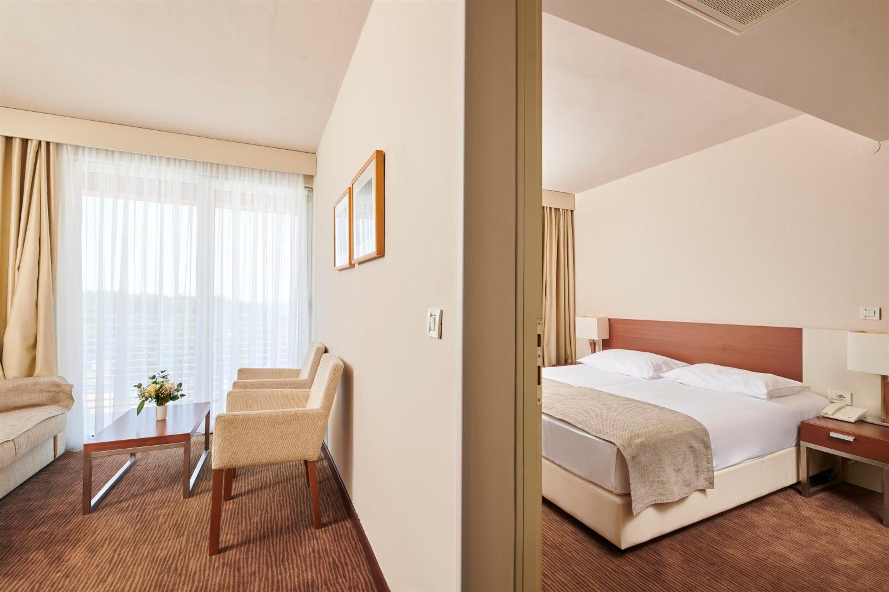 Suite with Balcony - Sea Side - Photo 1