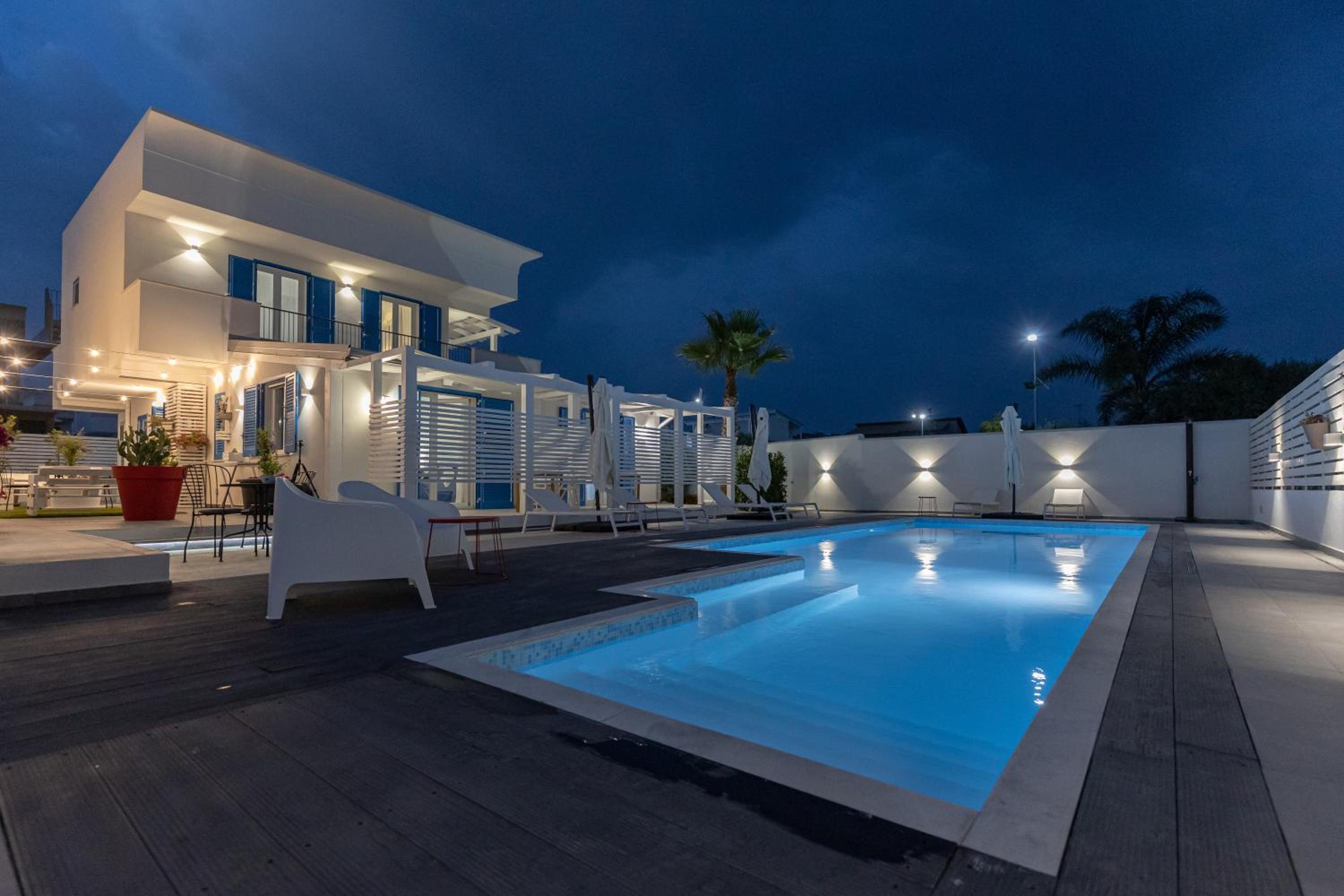 King Room with Pool View - Photo 65