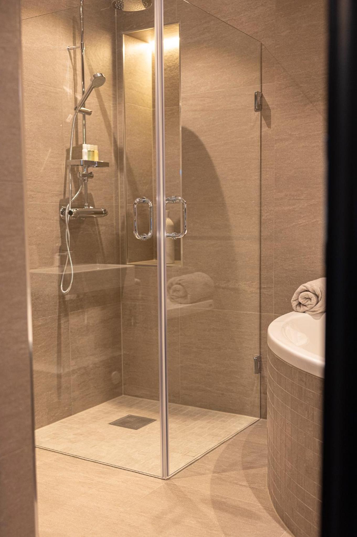 Junior Suite - Photo 12