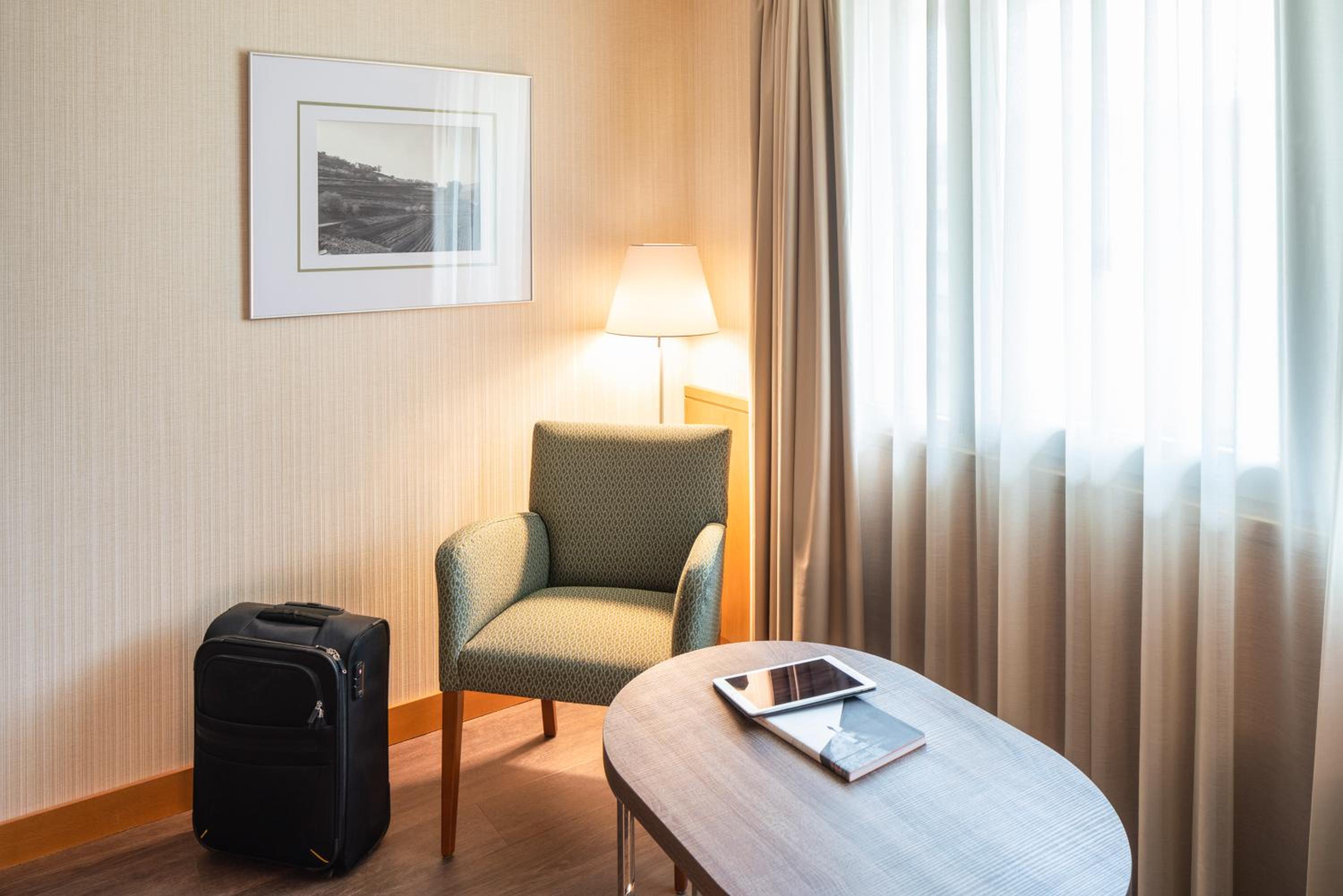 Standard Twin Room - Photo 2