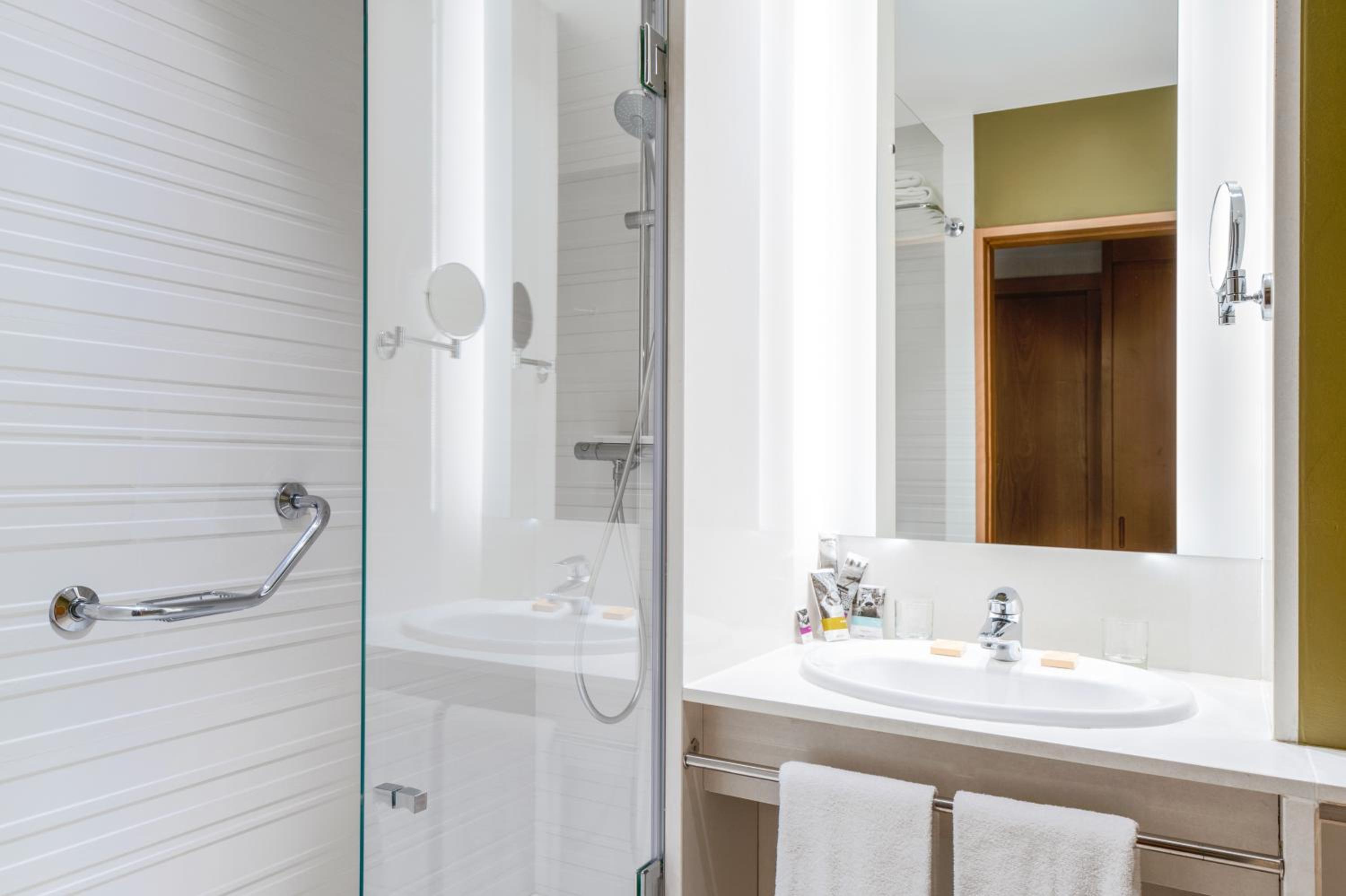 Superior Room with 1 Double Bed - Photo 10