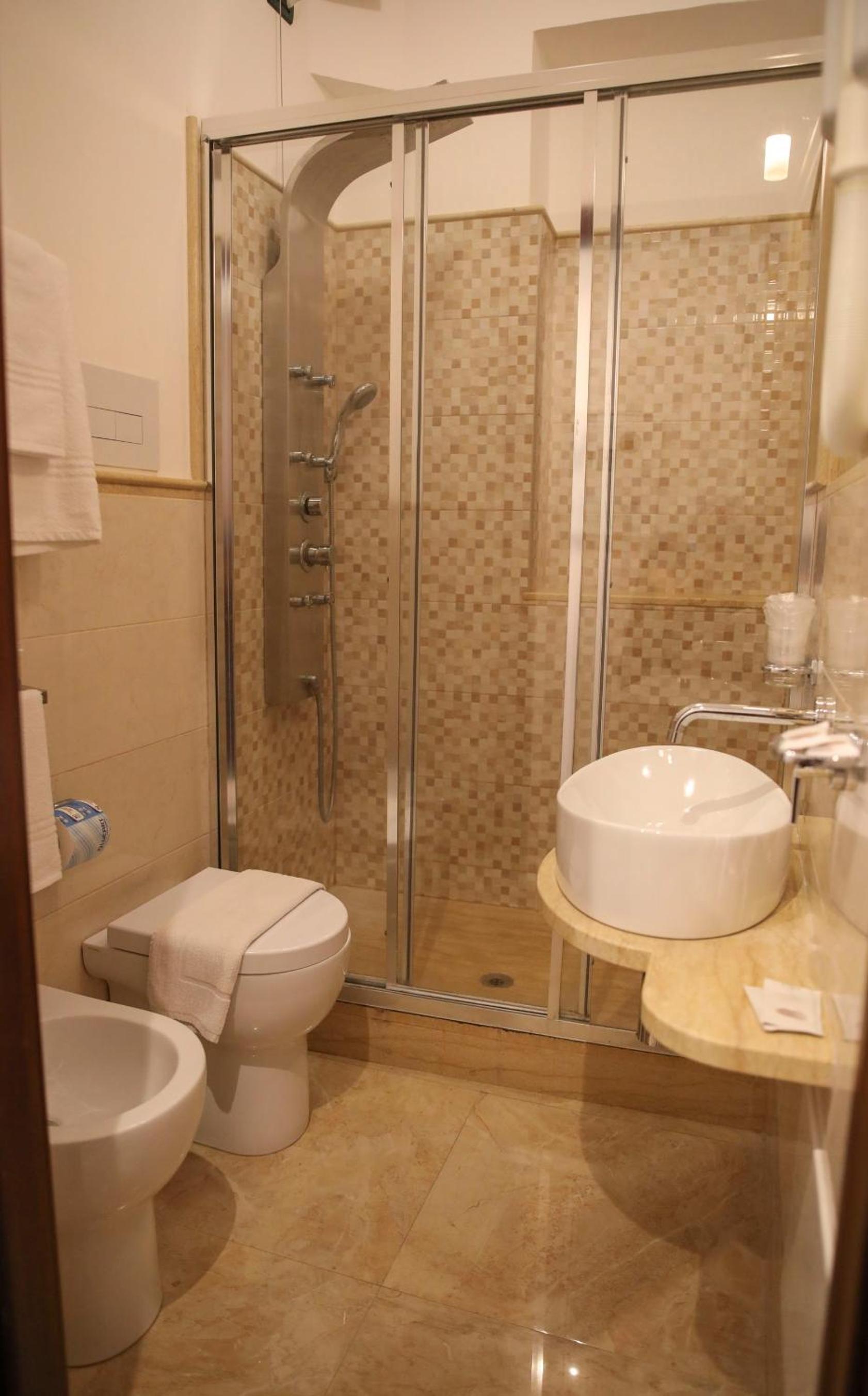 Comfort Double or Twin Room - Photo 13