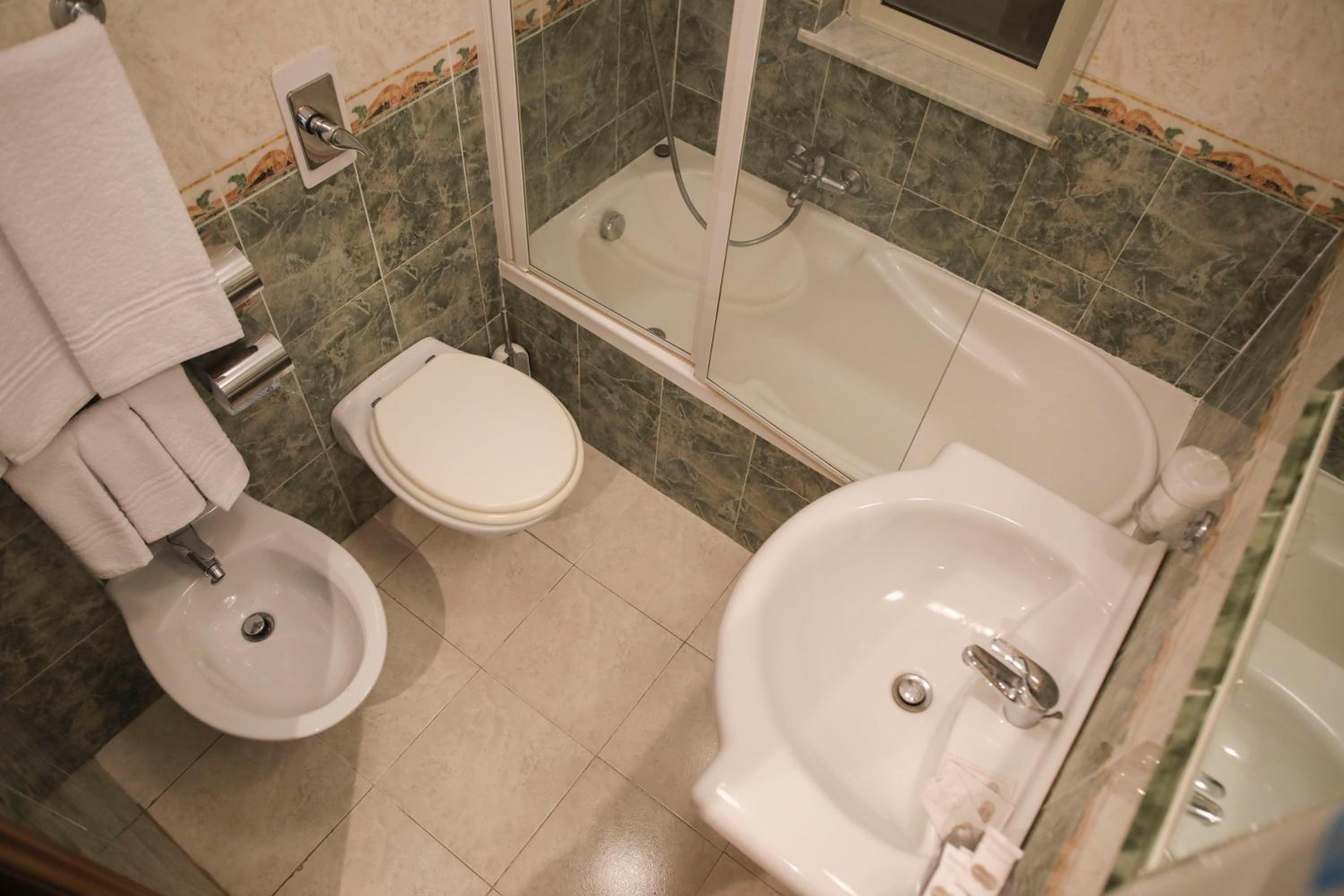 Triple Room - Photo 6