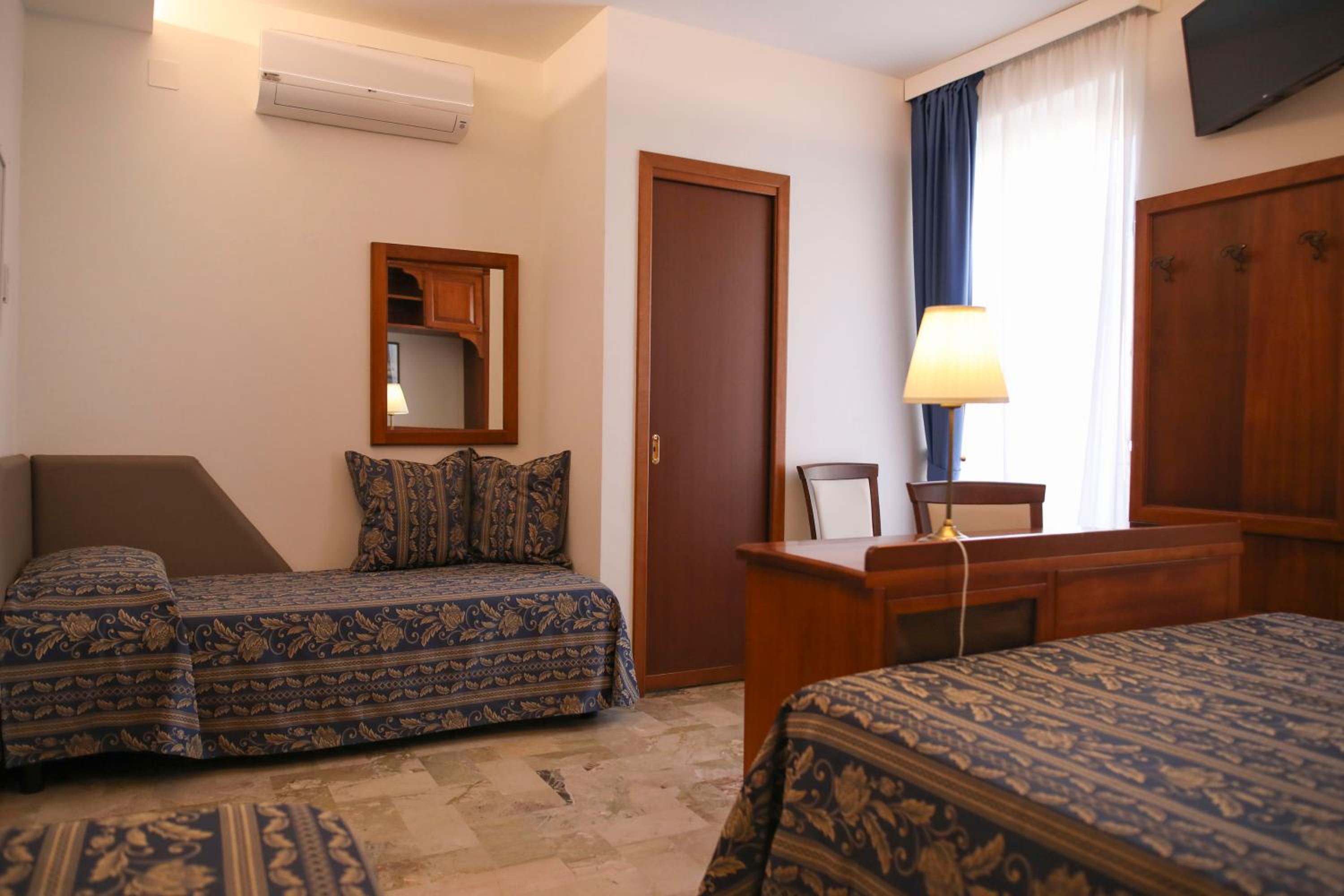 Quadruple Room photo 3