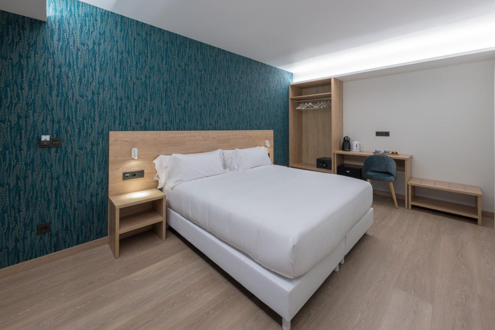 Habitación Doble Deluxe con Balcón y Vista al Mar