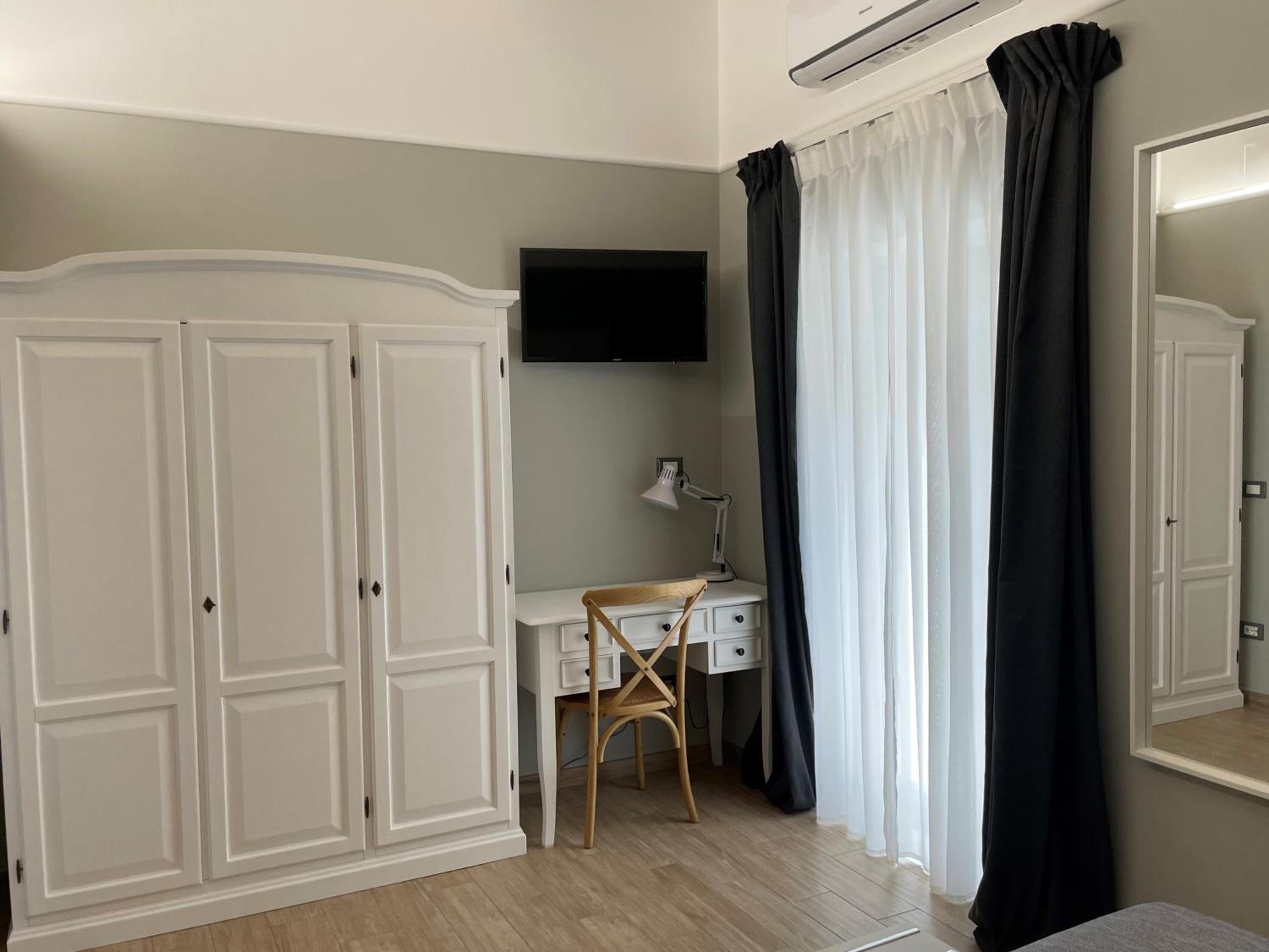 Double Room with Private External Bathroom