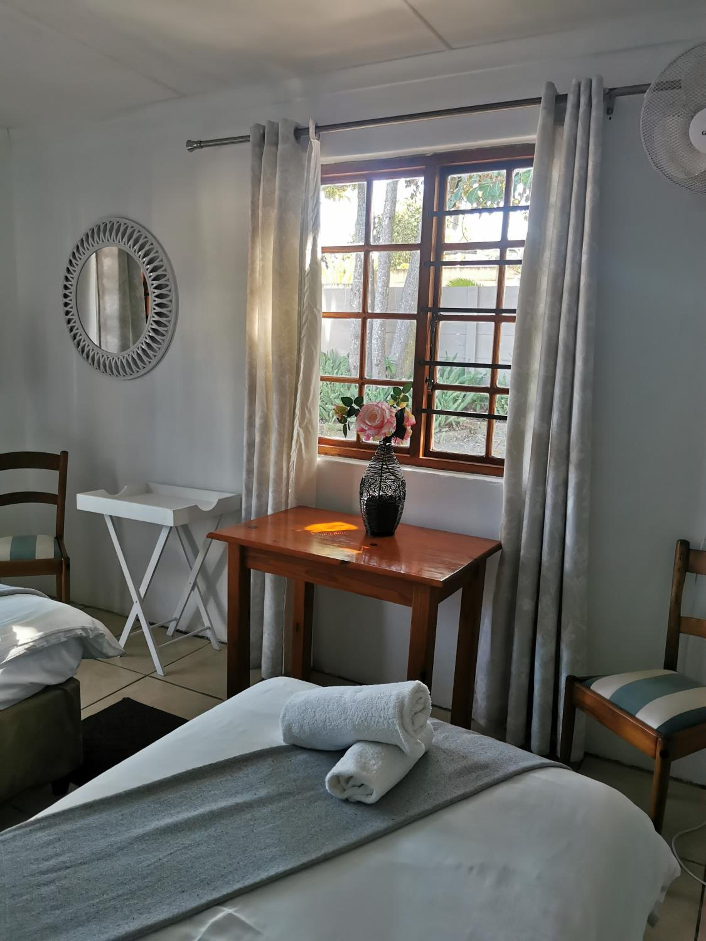 Twin Room - Photo 1