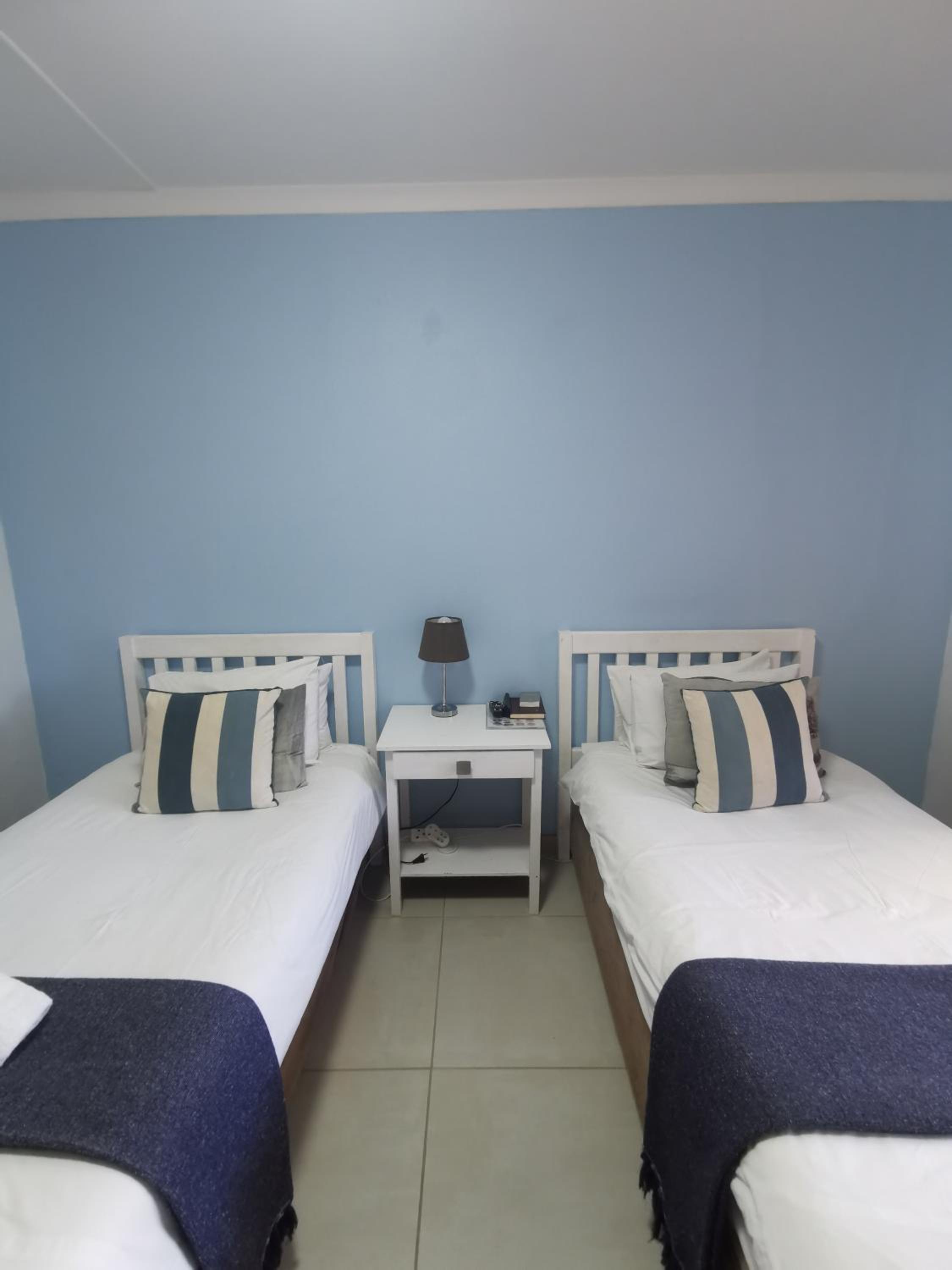 Twin Room - Photo 2