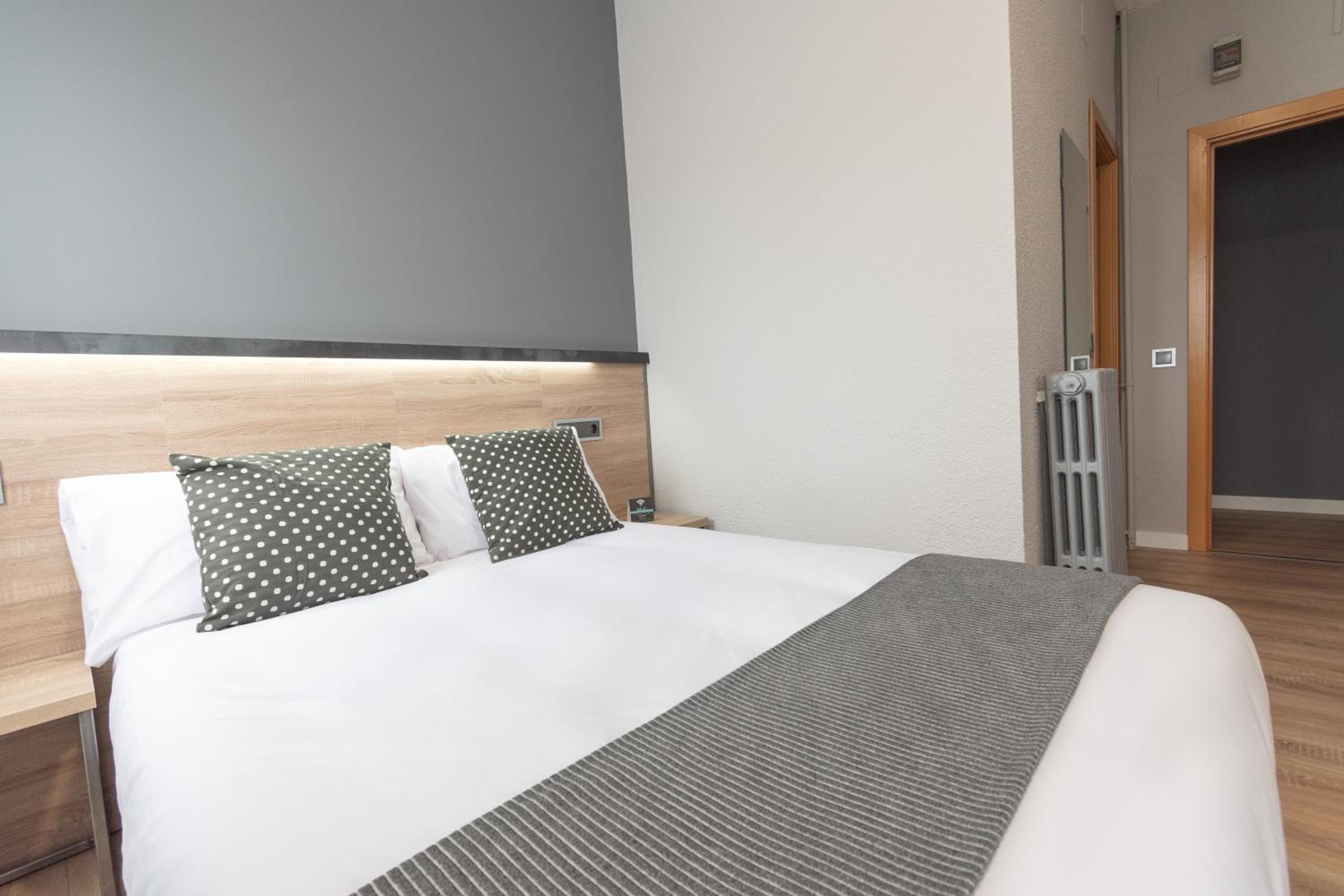 Economy Double or Twin Room photo 2