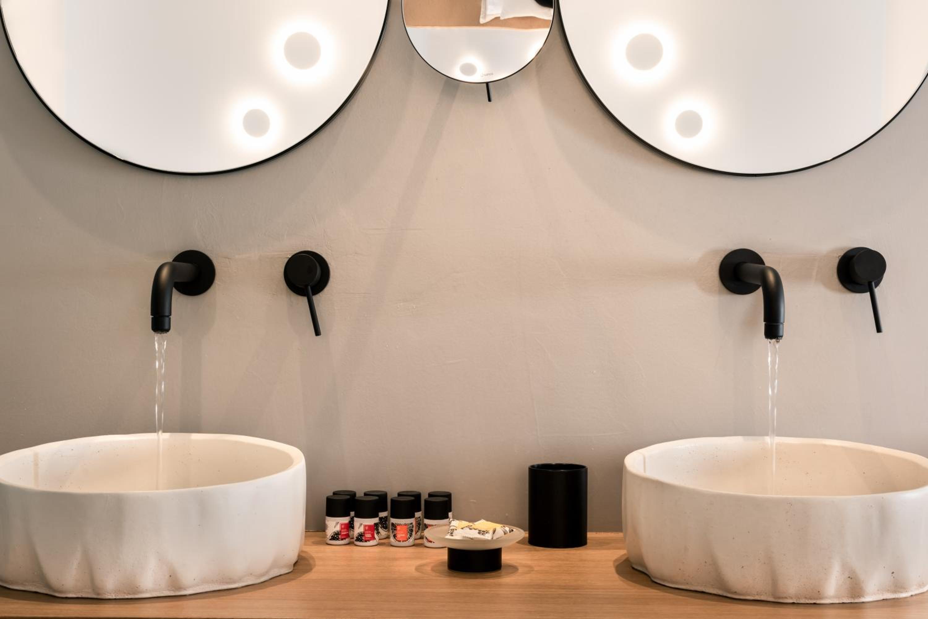 Argo cabana suite with steam bath and outdoor heated plunge pool, photo 6