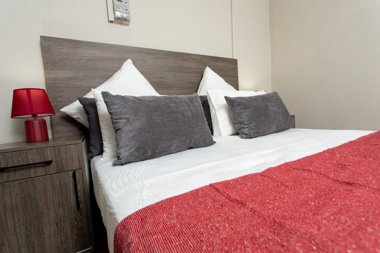 Deluxe Room - Photo 5