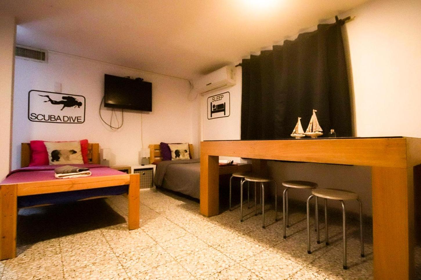 Bed in 6-Bed Dormitory Room photo 2