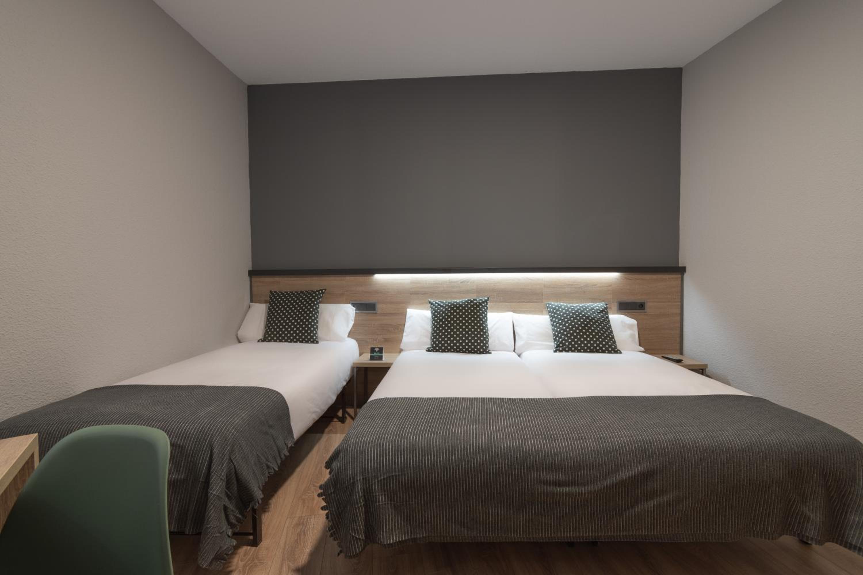 Standard Triple Room photo 3