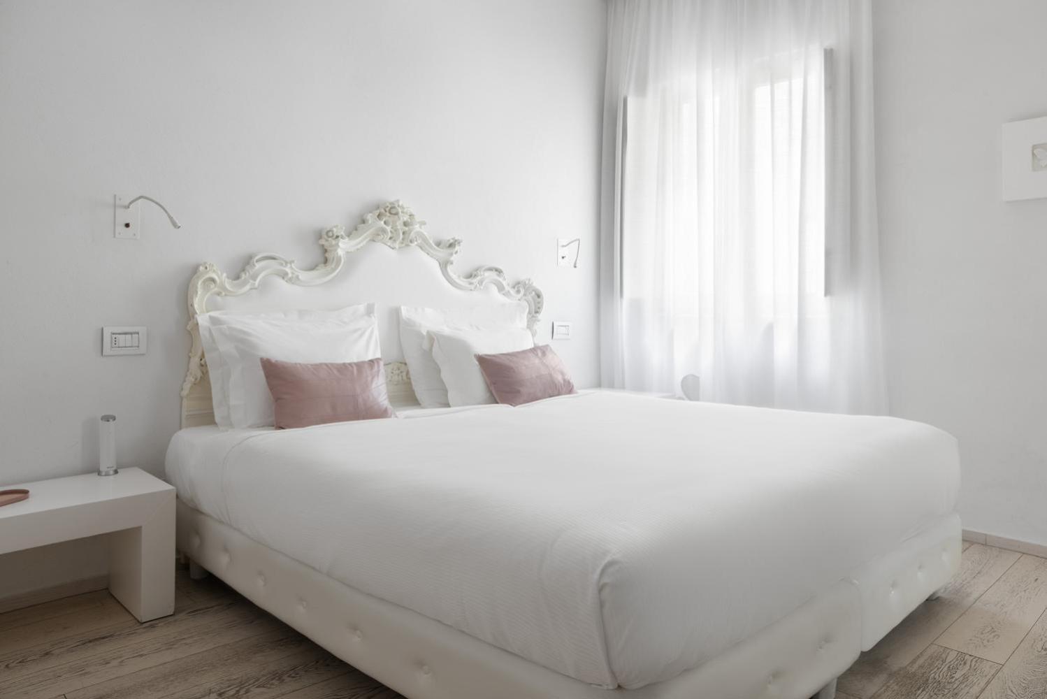 Double or Twin Room thumbnail 5