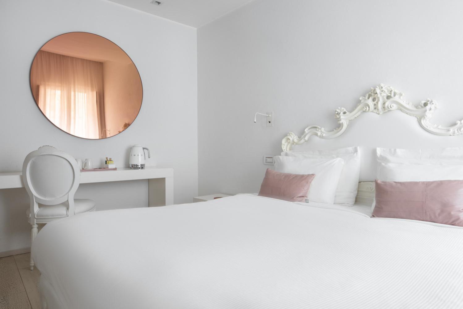 Double or Twin Room thumbnail 5