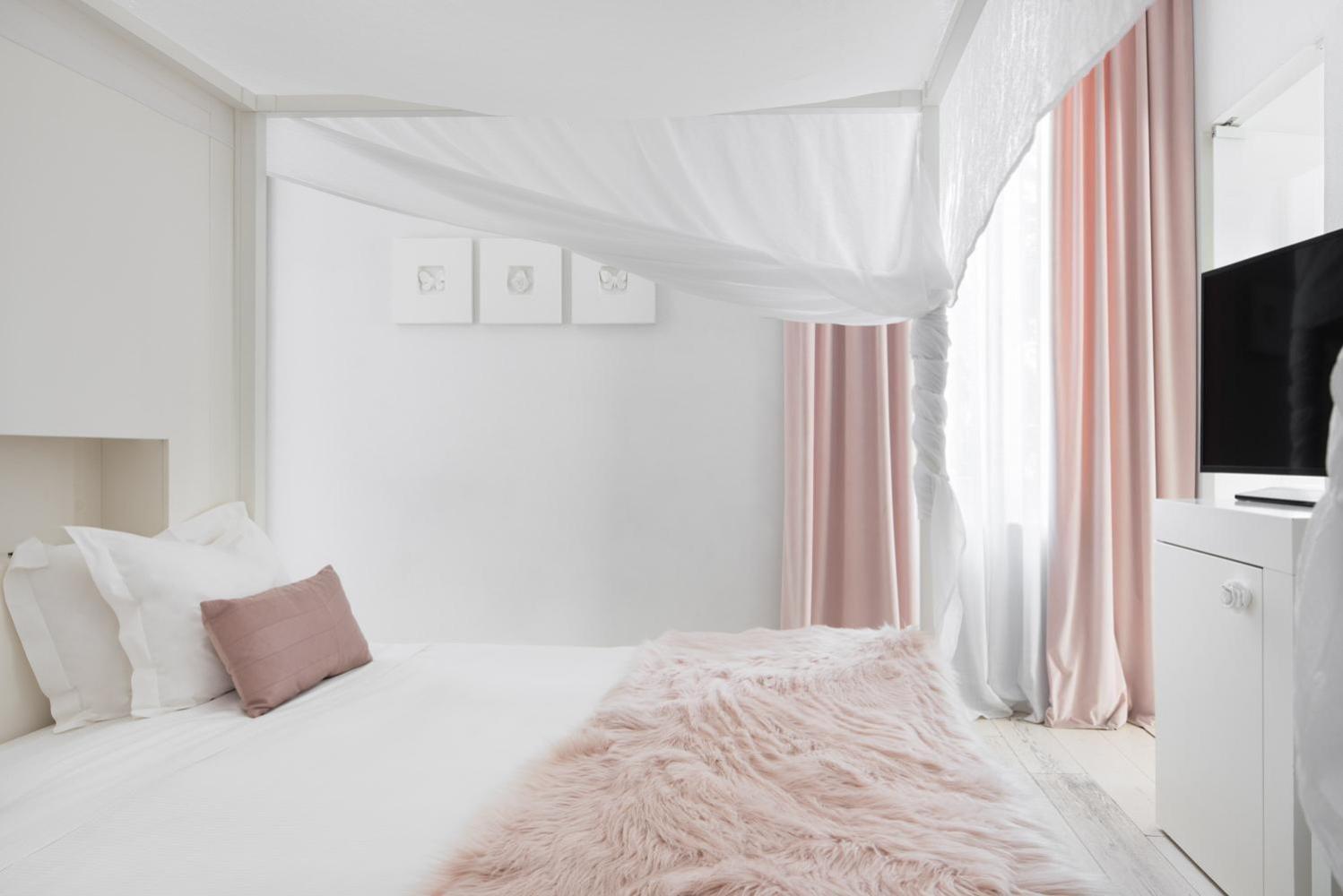 Exclusive Double Room with Balcony
