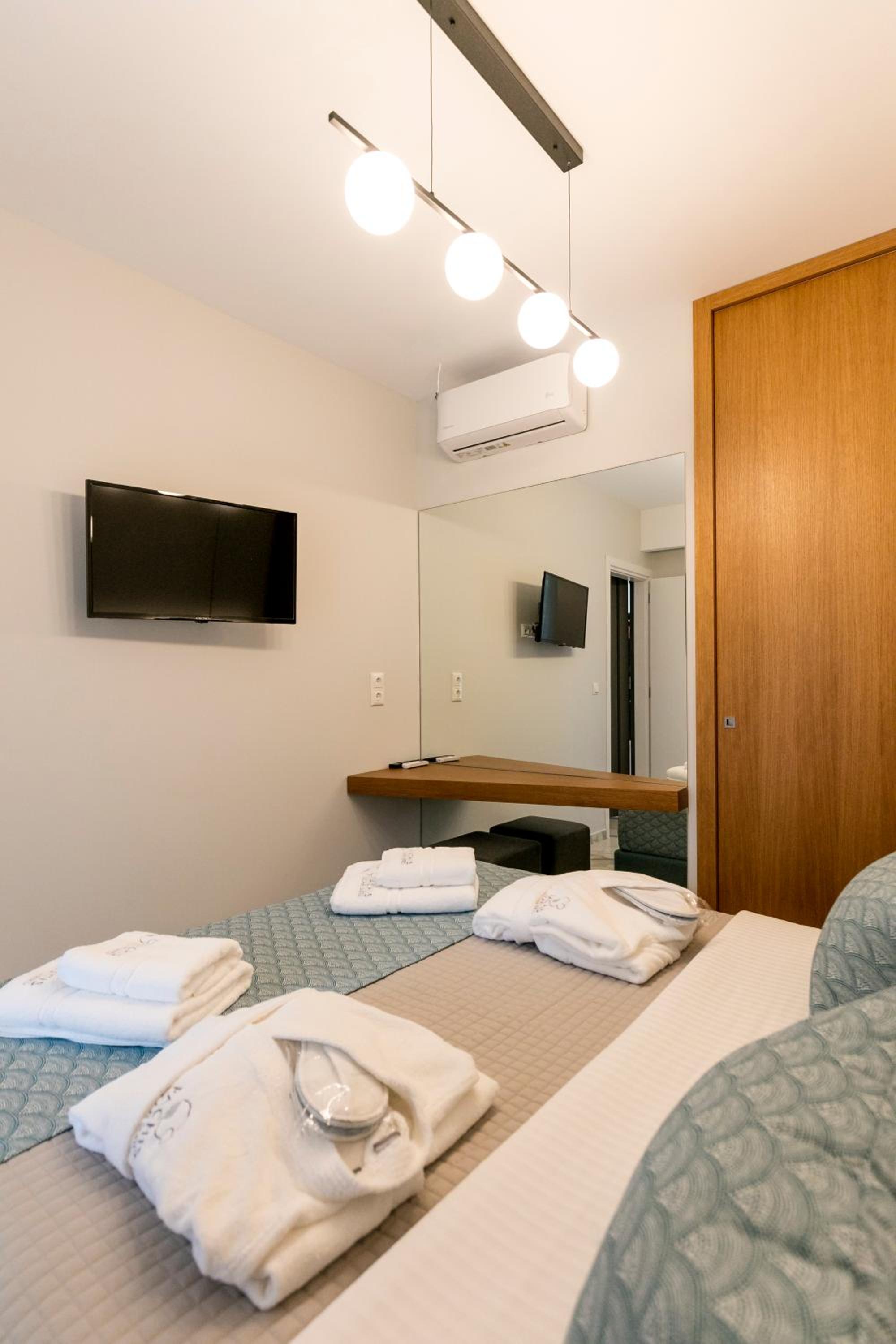 Junior Suite with Sea View photo 2