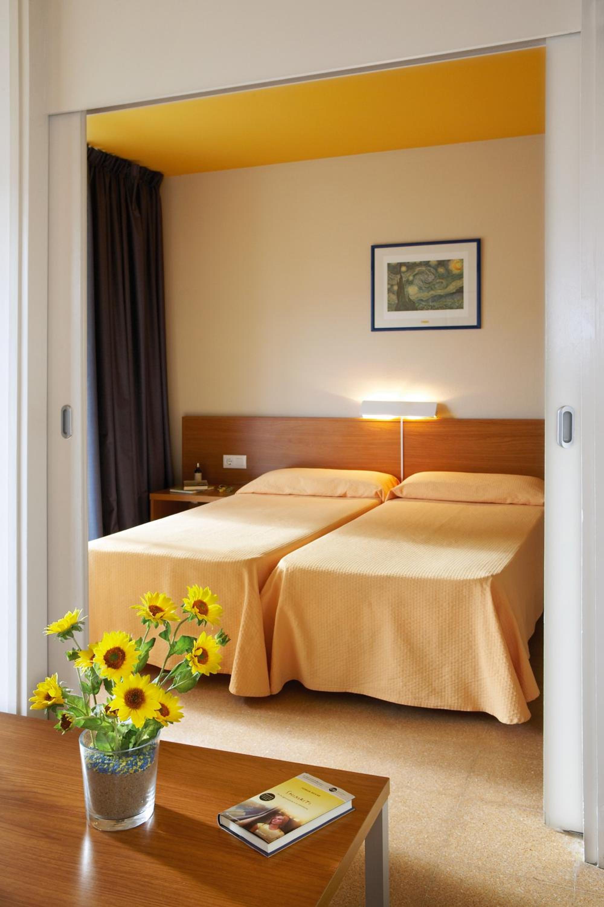 One-Bedroom Apartment With Terrace (3 Adults)