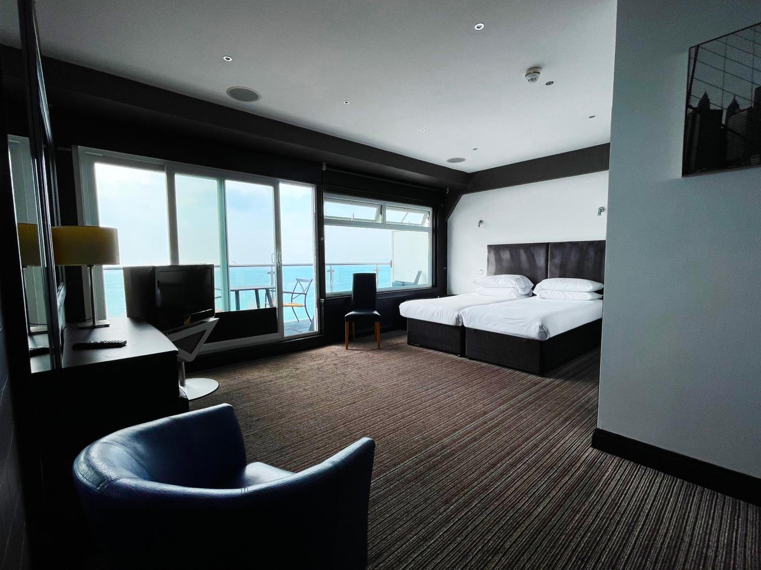 Superior Double Room with Ocean View & Balcony - Photo 5