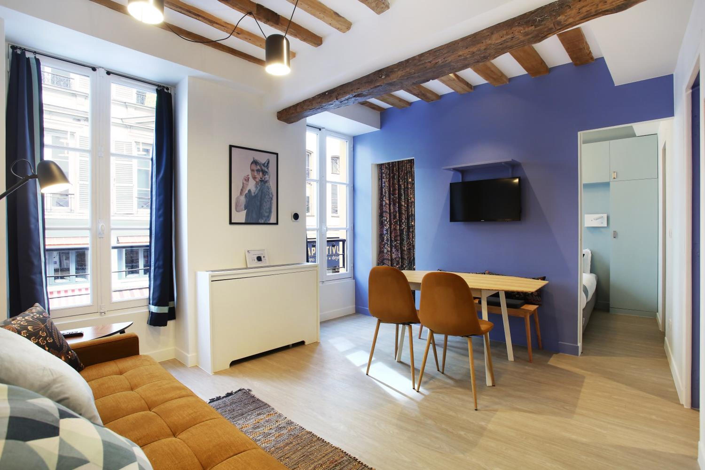 One-Bedroom Apartment photo 1