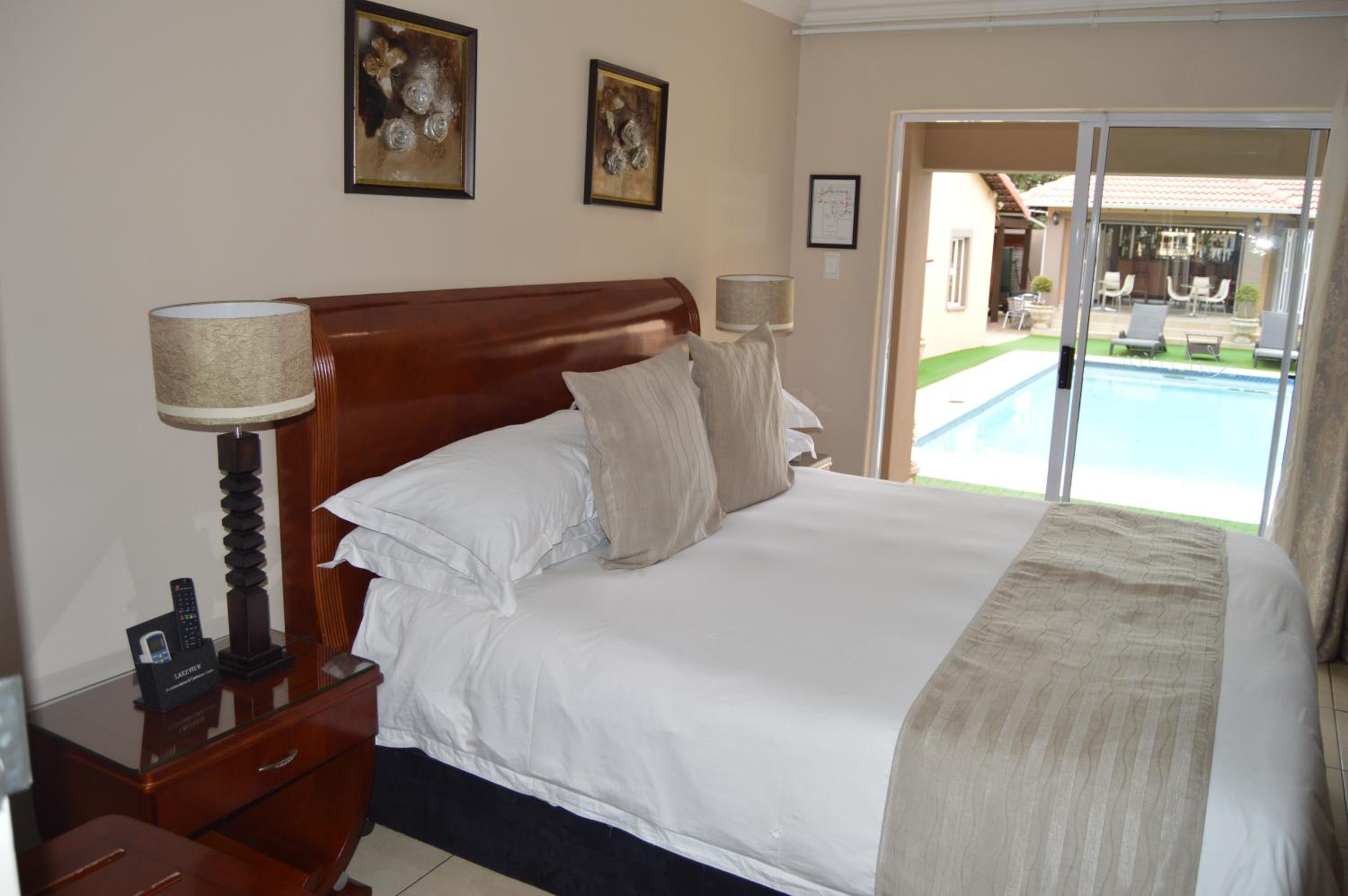 Luxury King Room - Photo 1