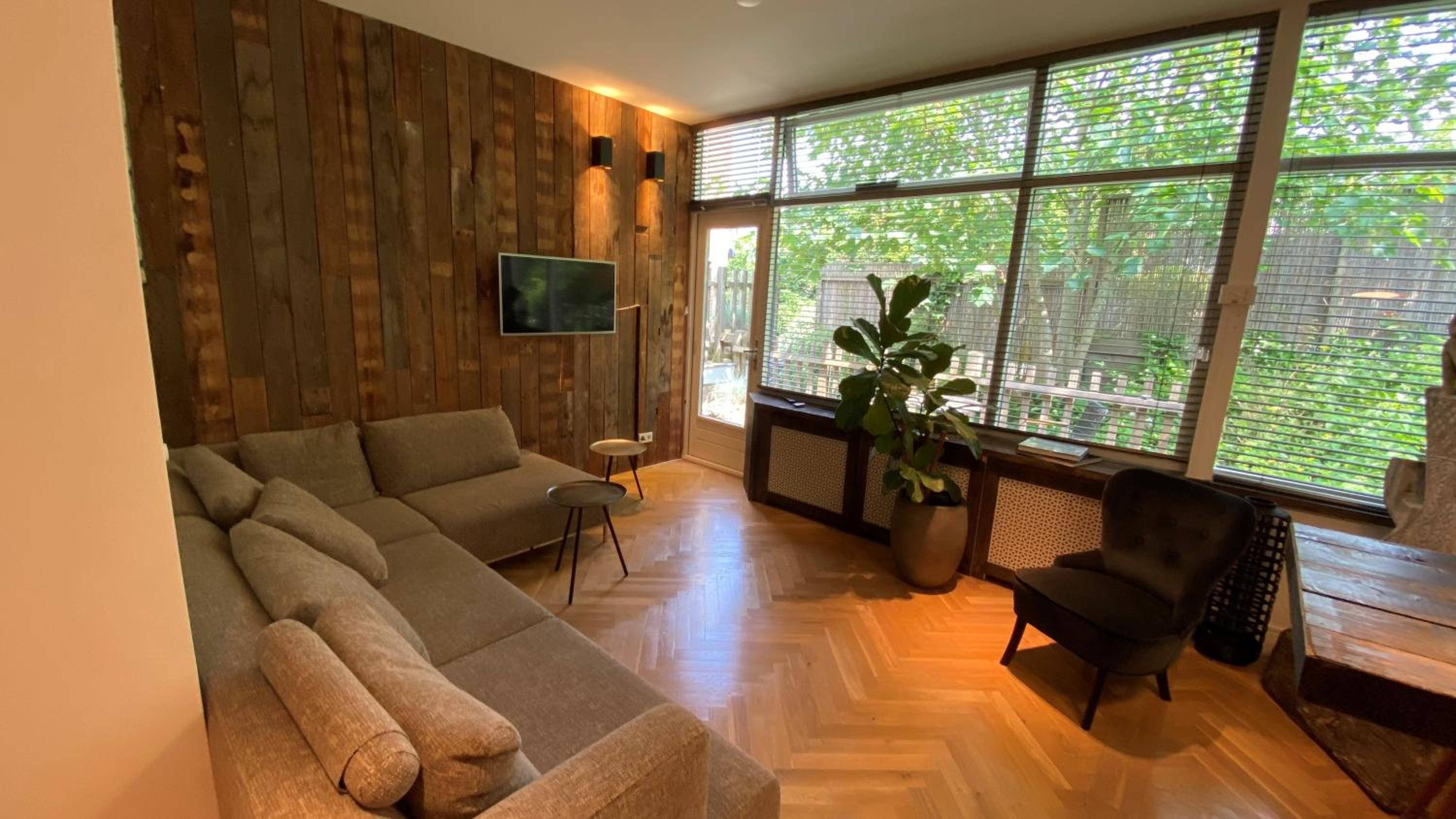 Apartment with Balcony - Photo 1