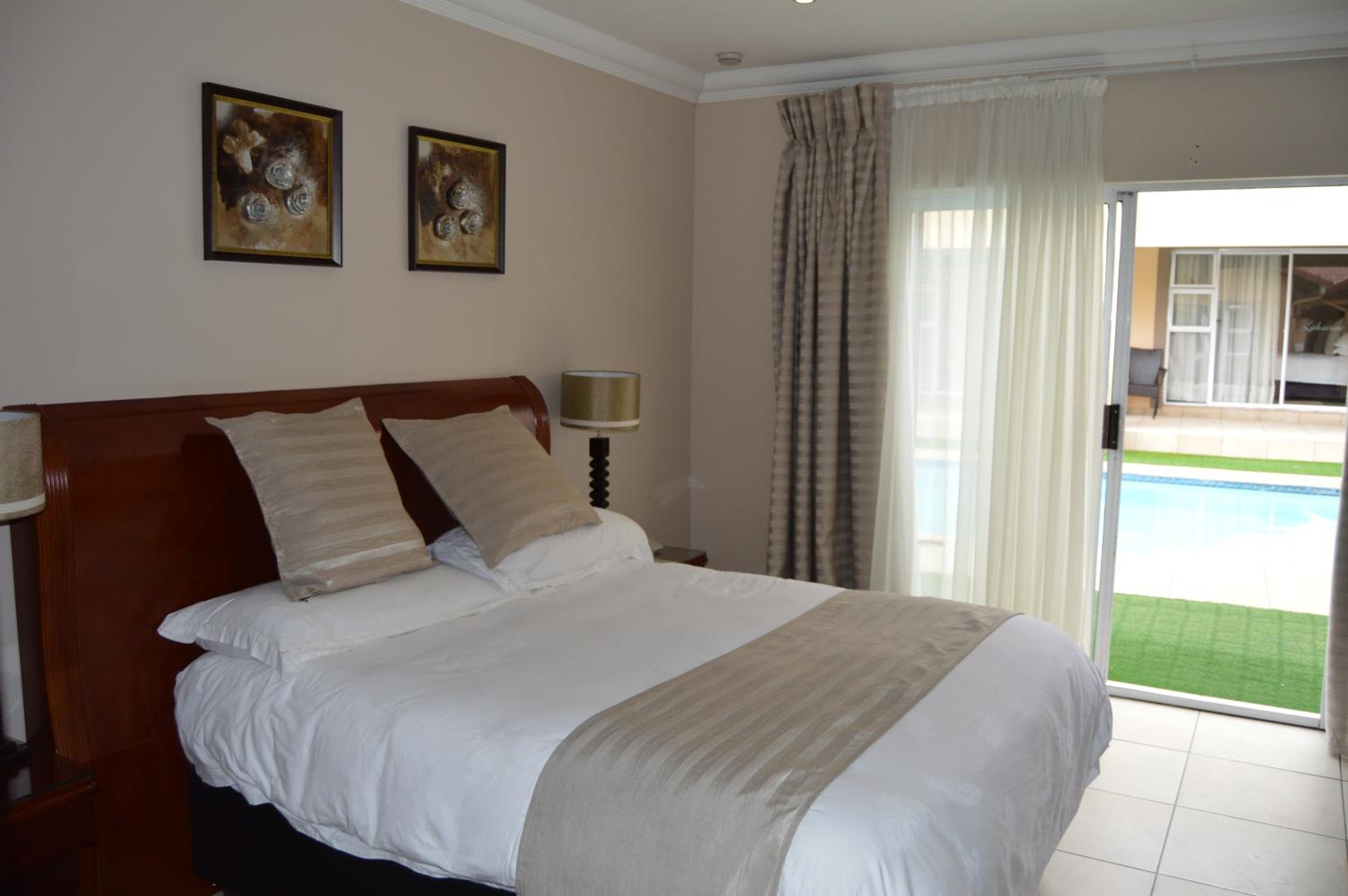 Luxury Paraplegic Friendly Room