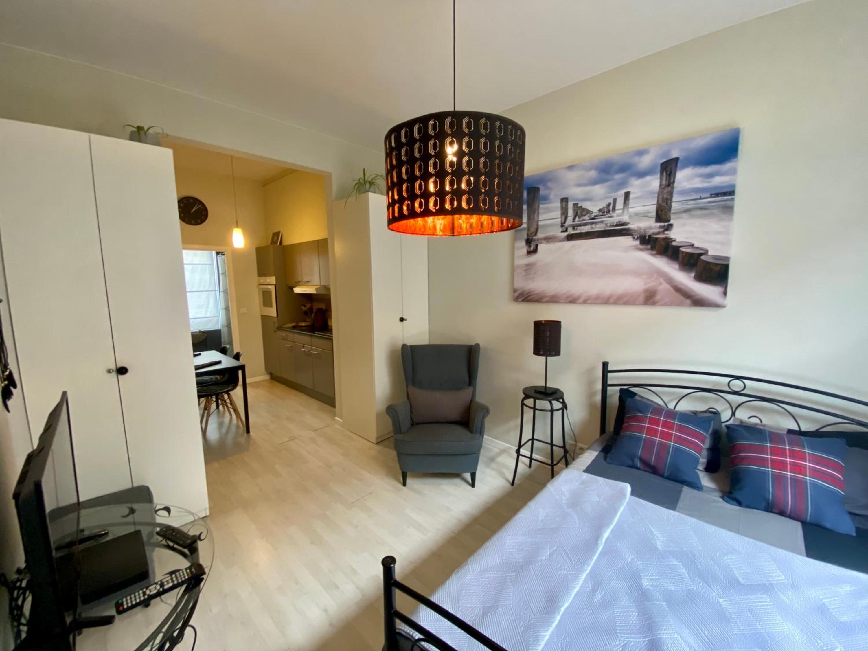 Studio Apartment - Photo 1