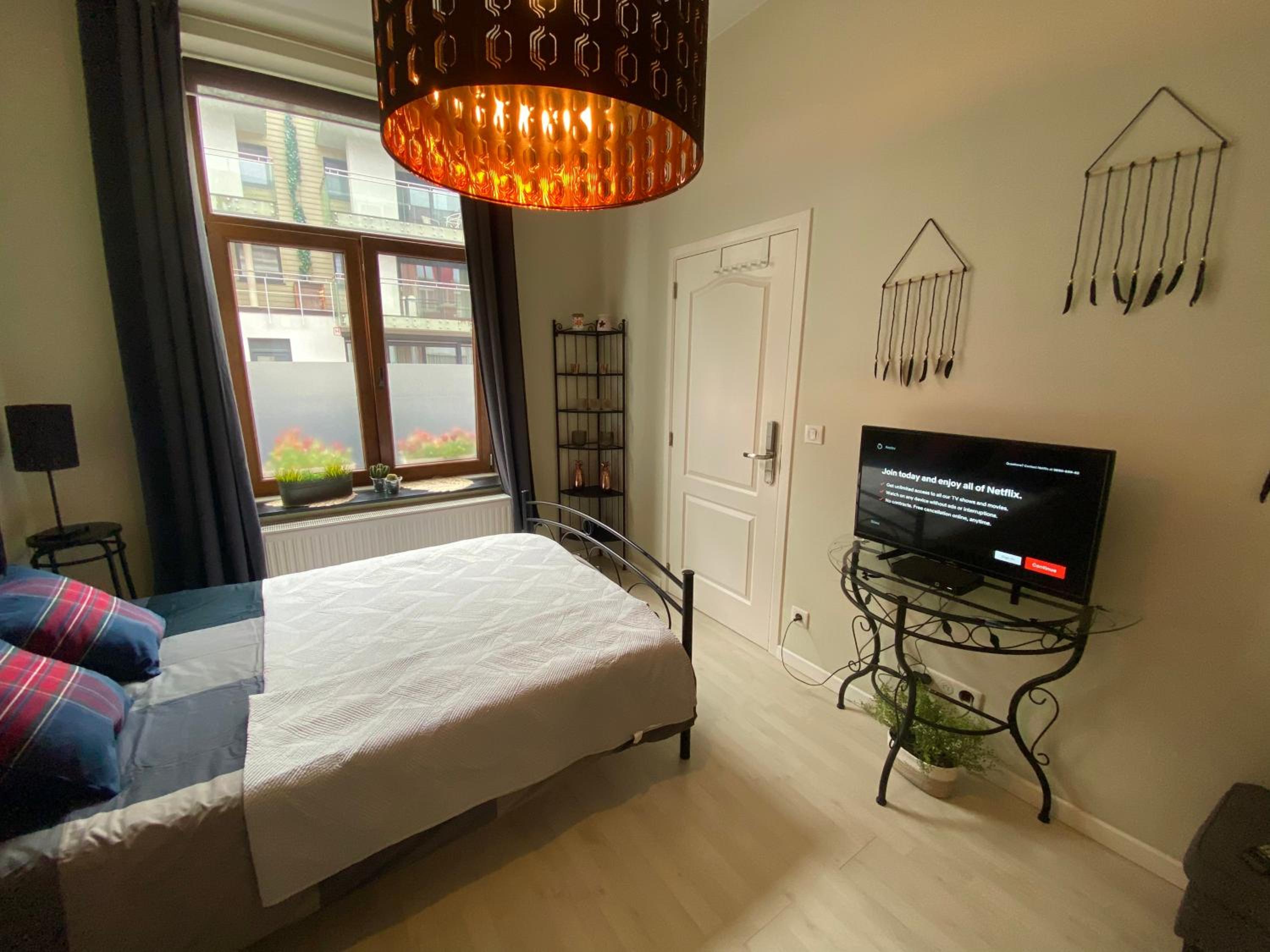 Studio Apartment - Photo 6