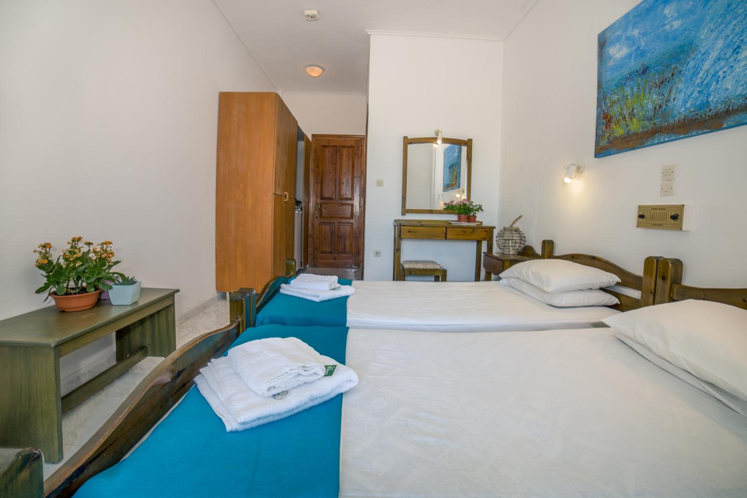 Economy Double Room photo 2