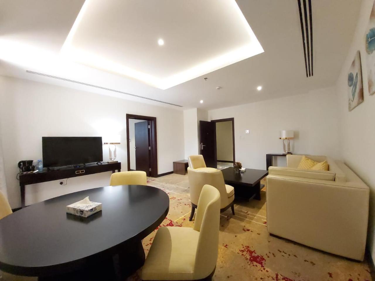 King Studio with Sofa Bed photo 1