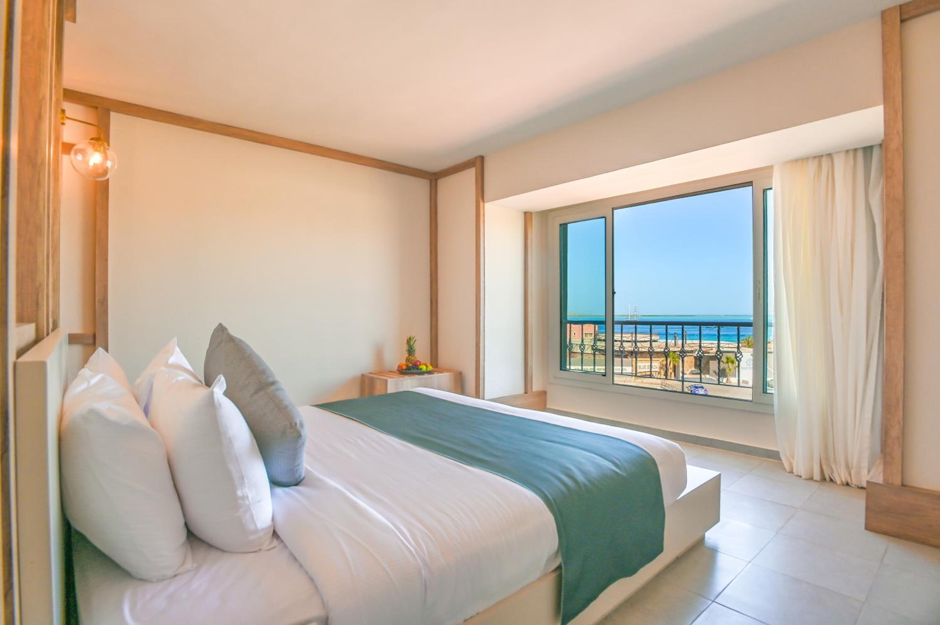 Junior Suite with Sea View - Photo 1