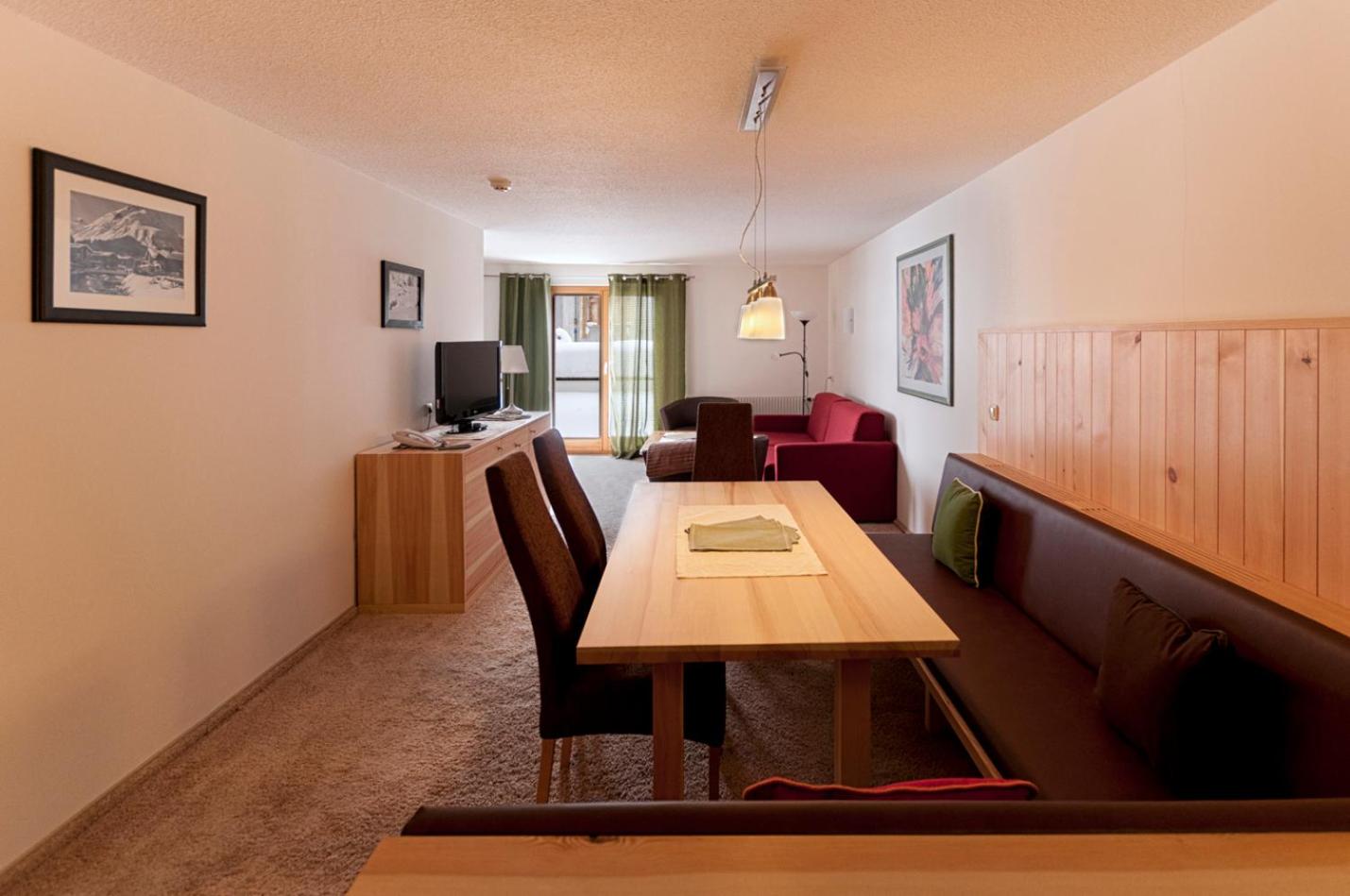 Deluxe Apartment