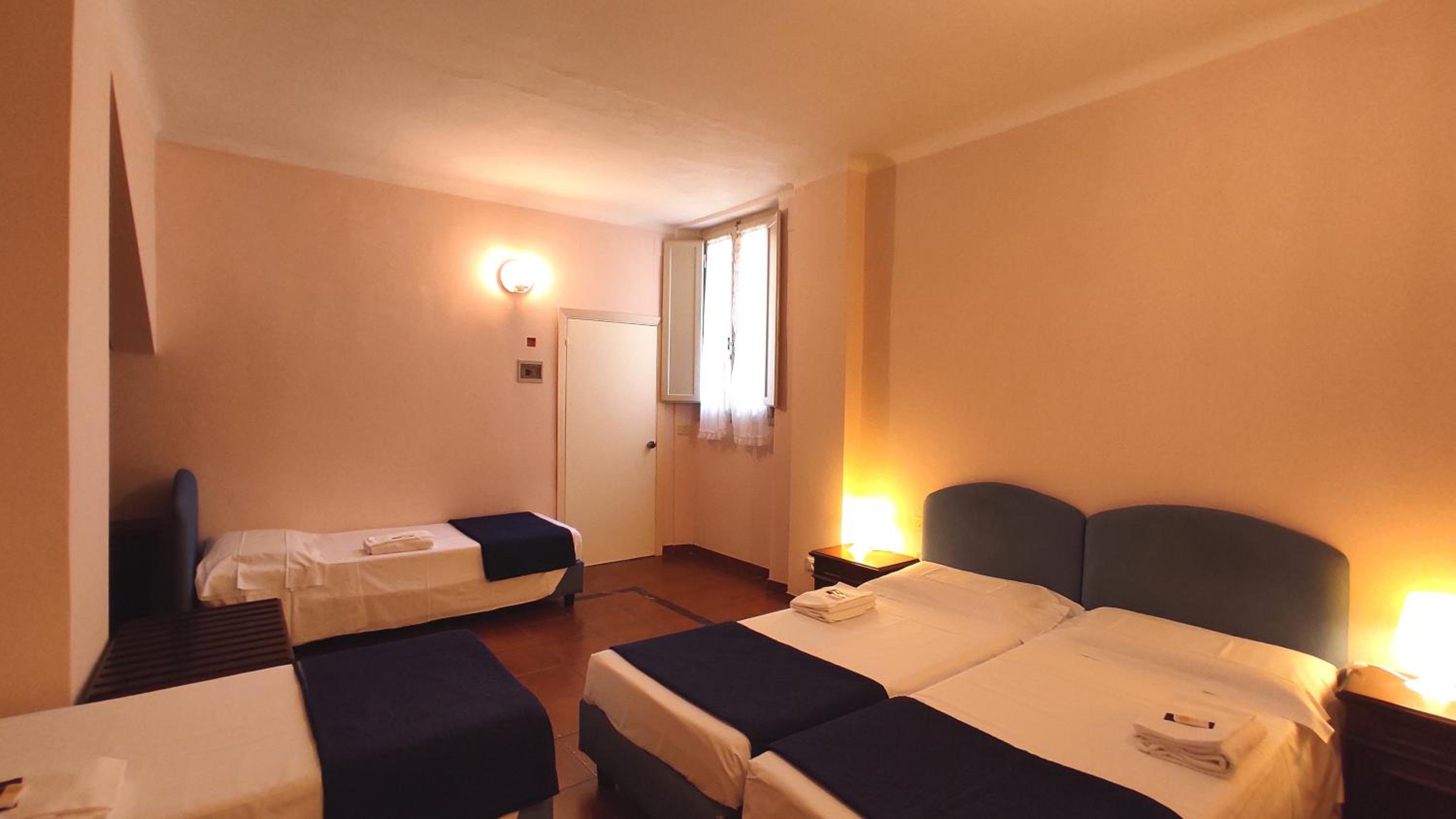 Economy Quadruple Room with Garden View photo 3