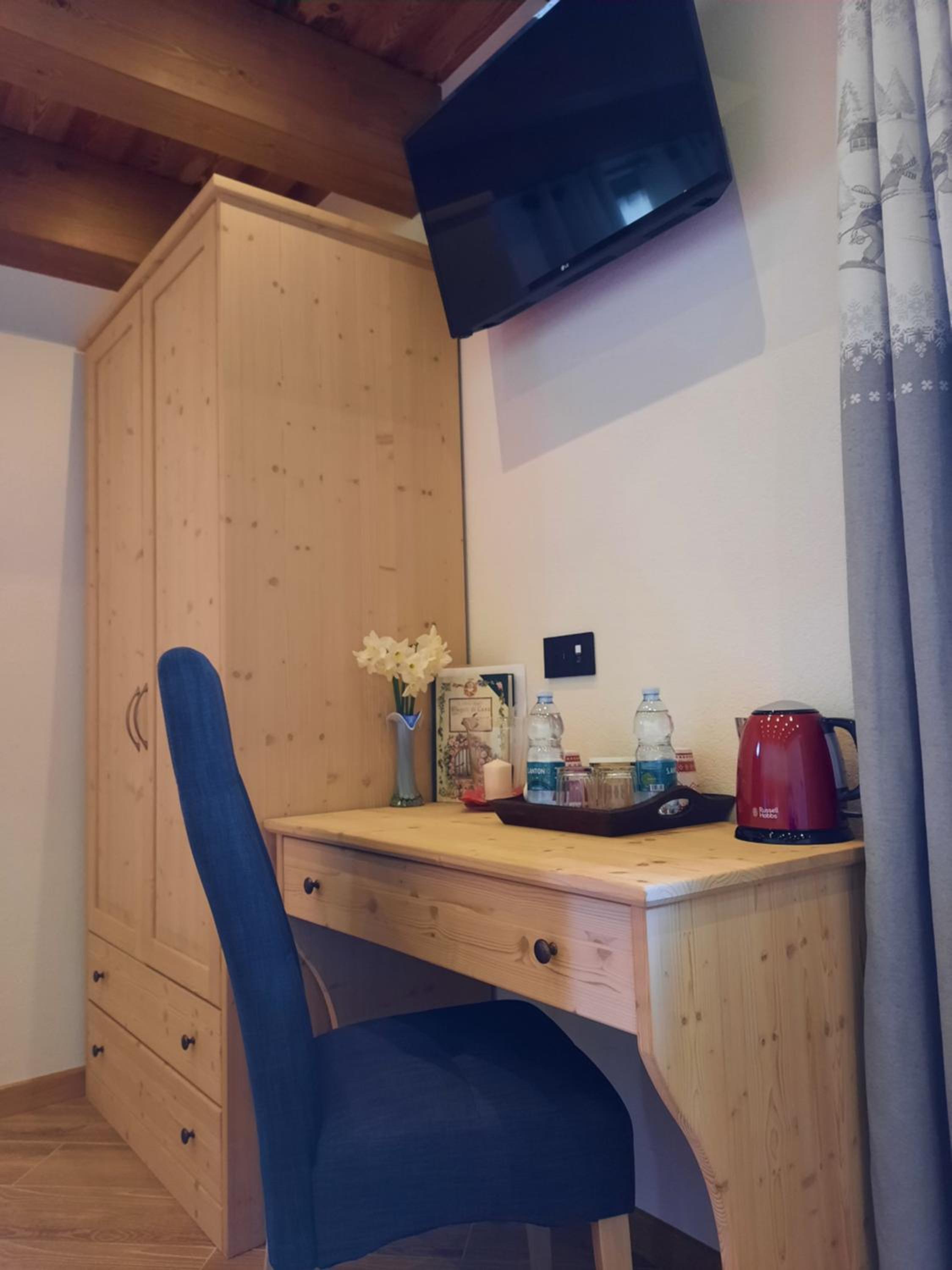 Double or Twin Room with Private Bathroom photo 3