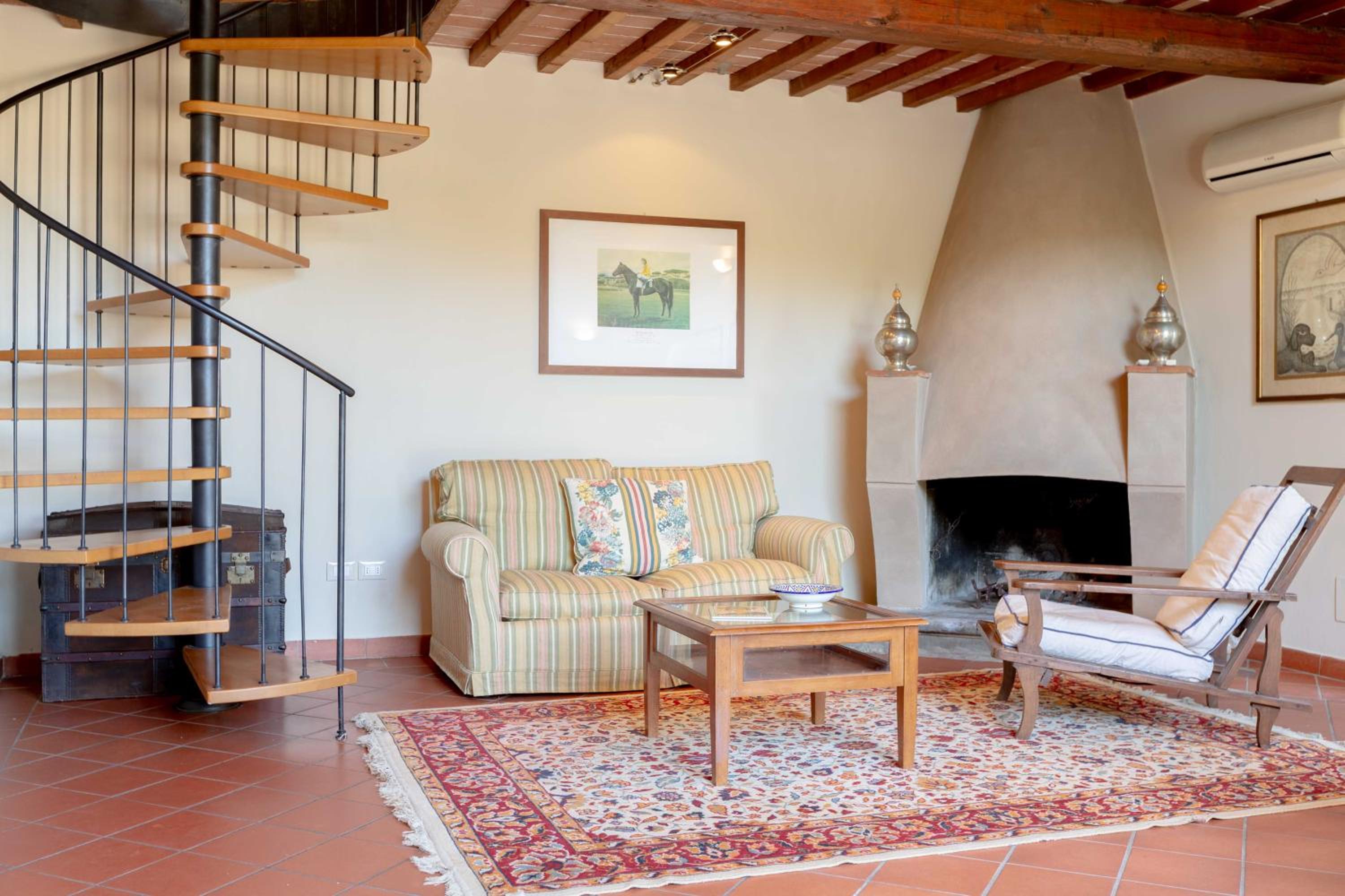 Maisonette photo 1