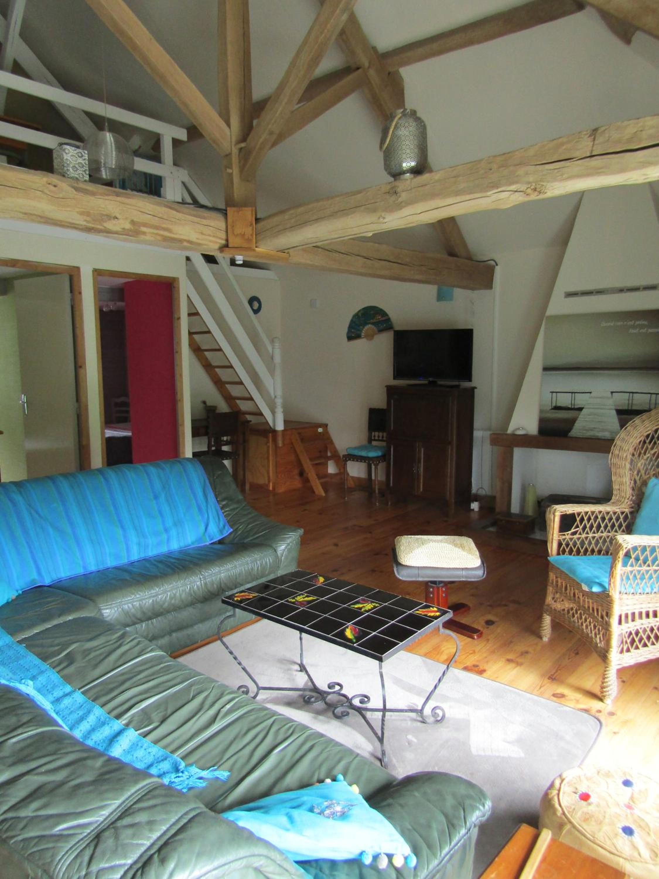 Three-Bedroom House - Photo 32
