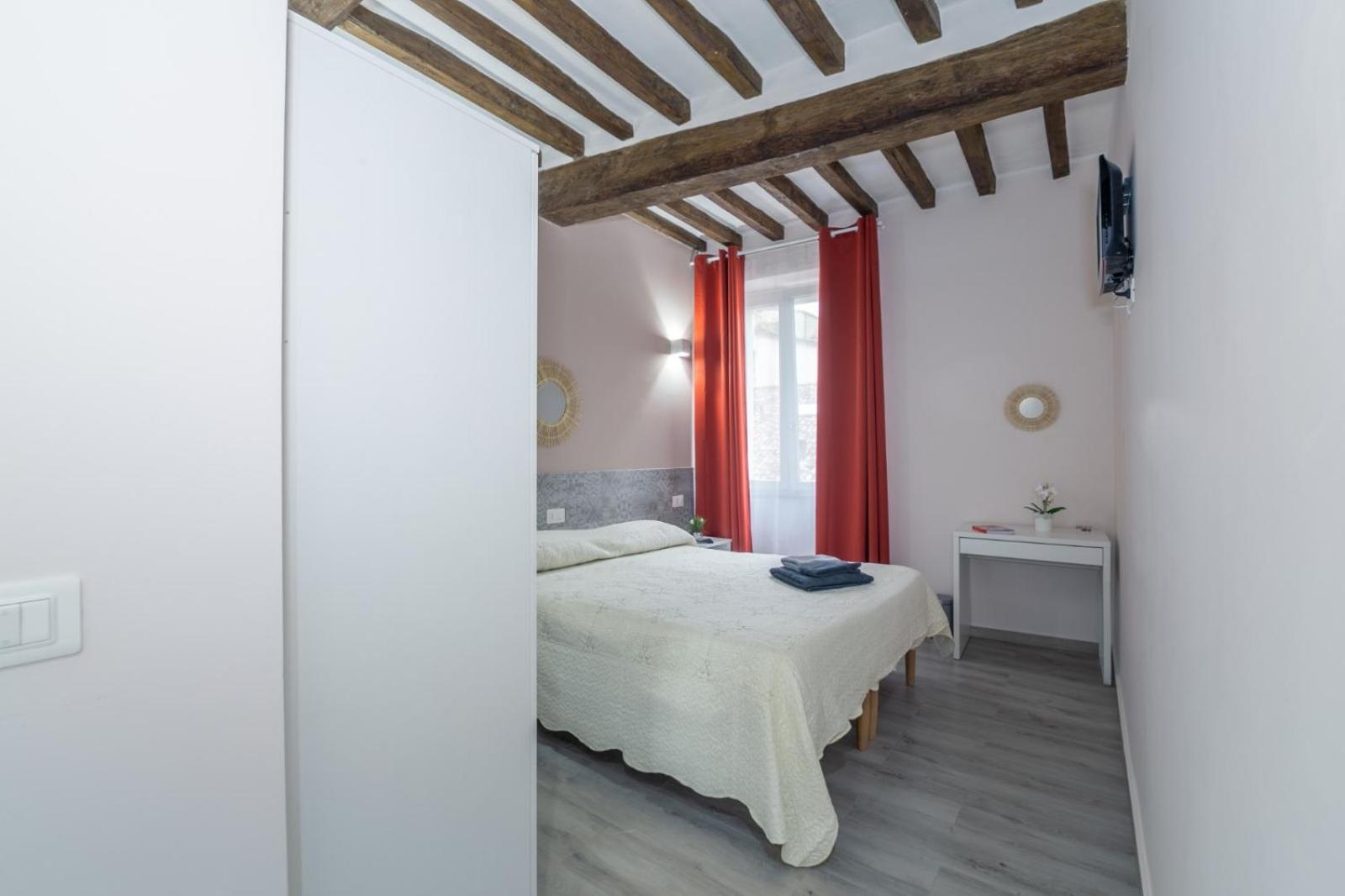 Standard Double or Twin Room photo 2