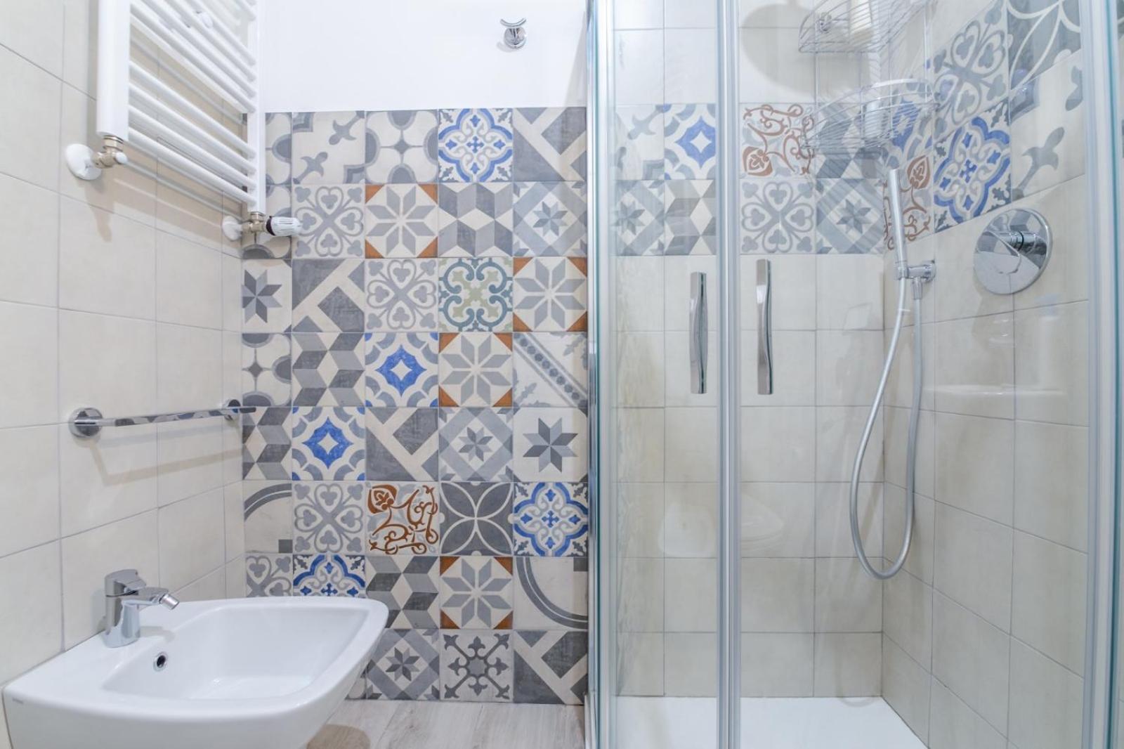 Single Room with Private Bathroom photo 3