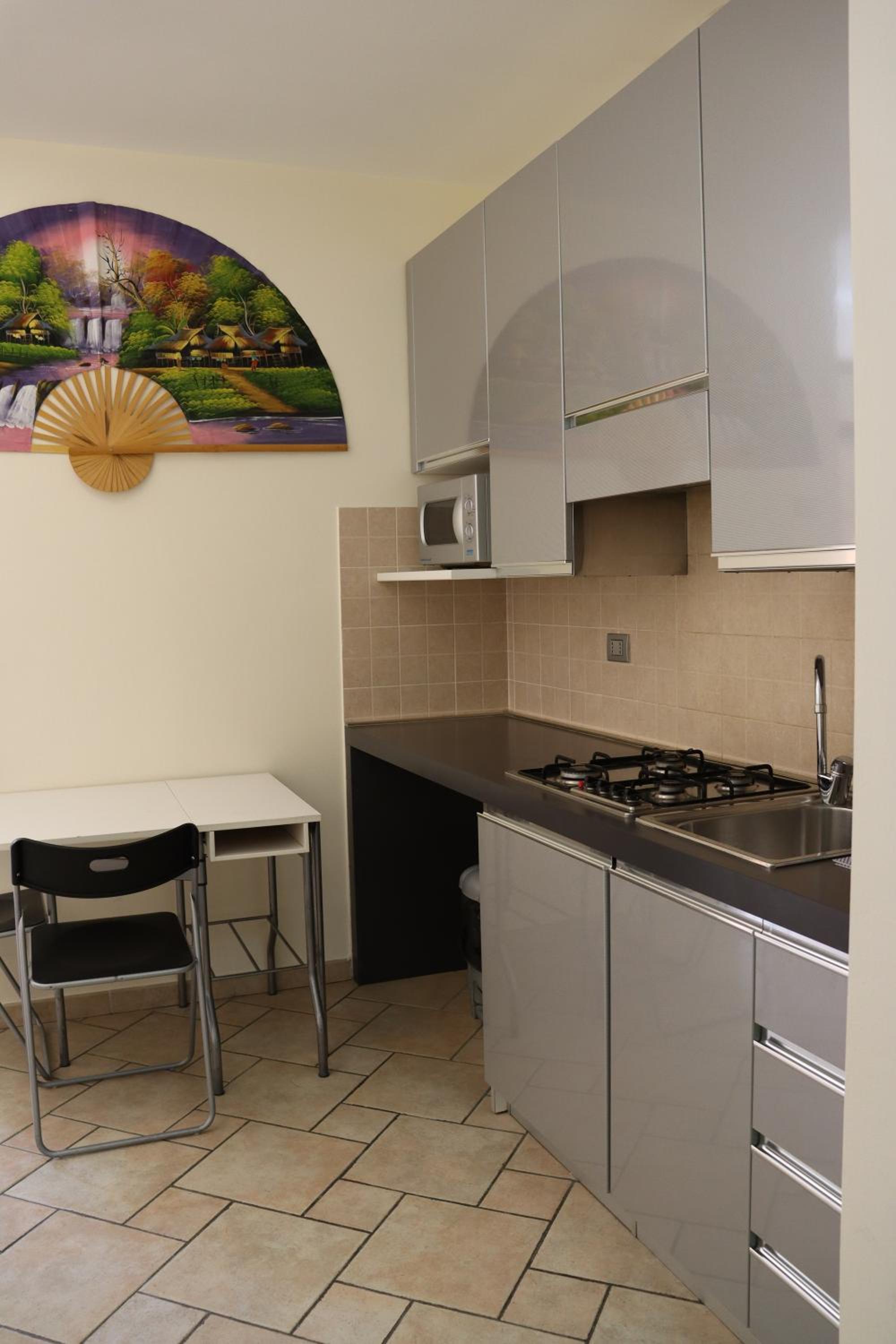 One-Bedroom House - Photo 2