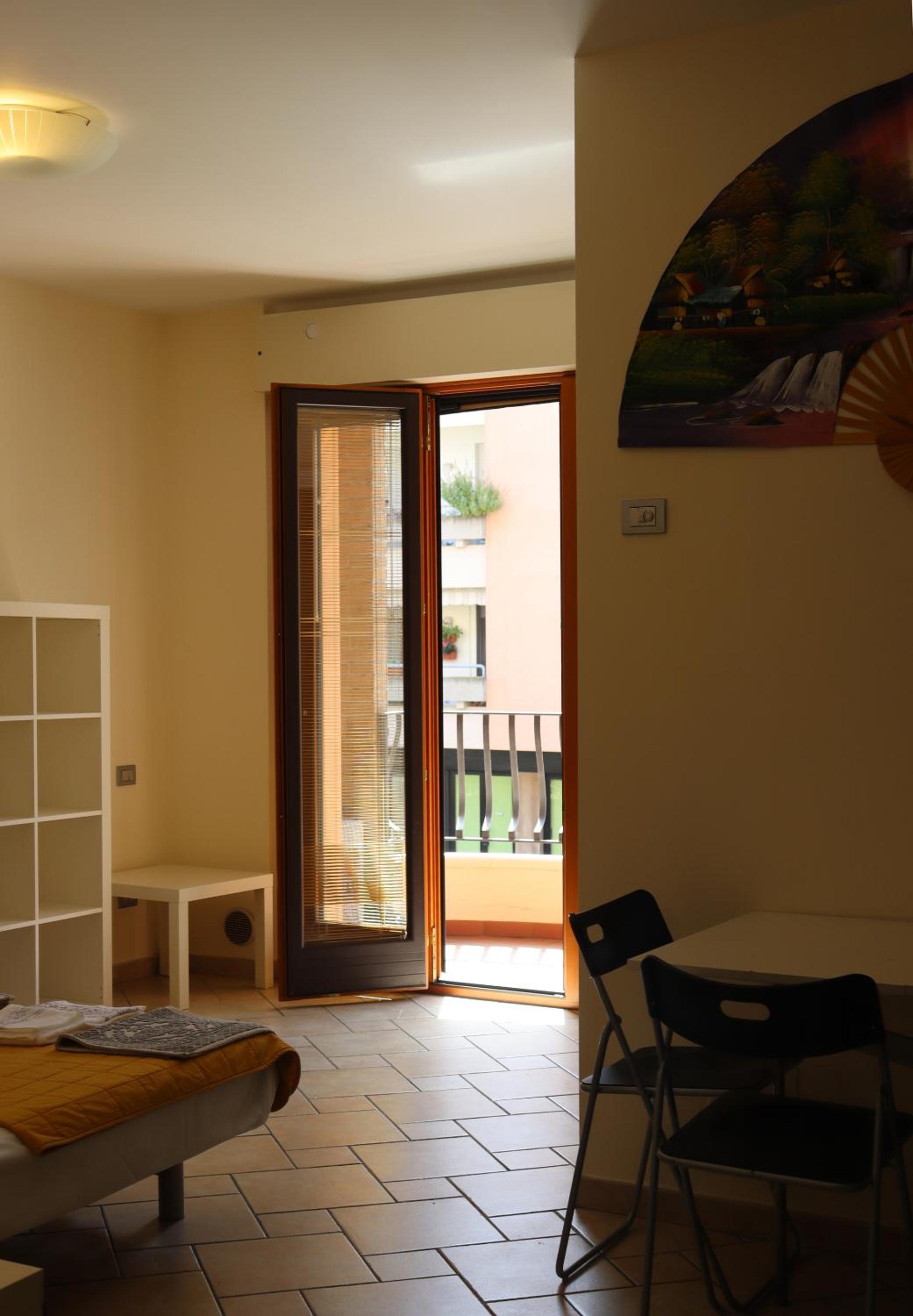 One-Bedroom House - Photo 4