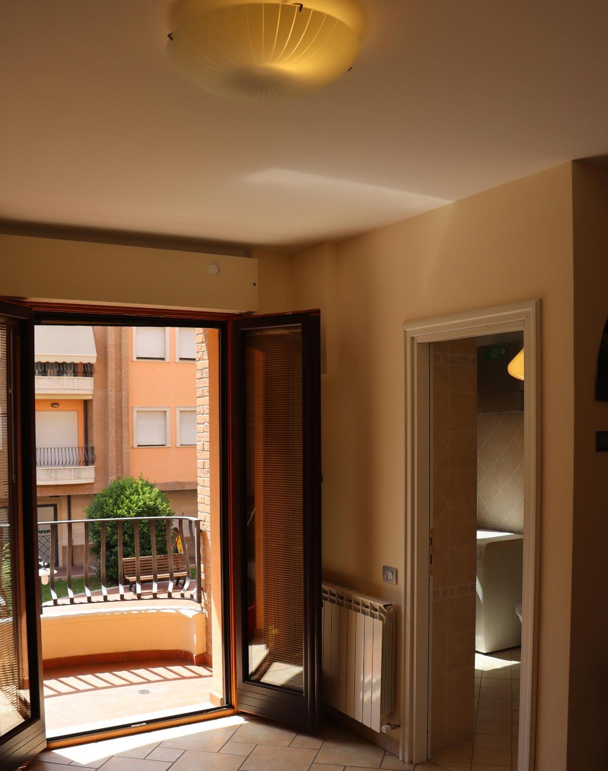One-Bedroom House - Photo 6