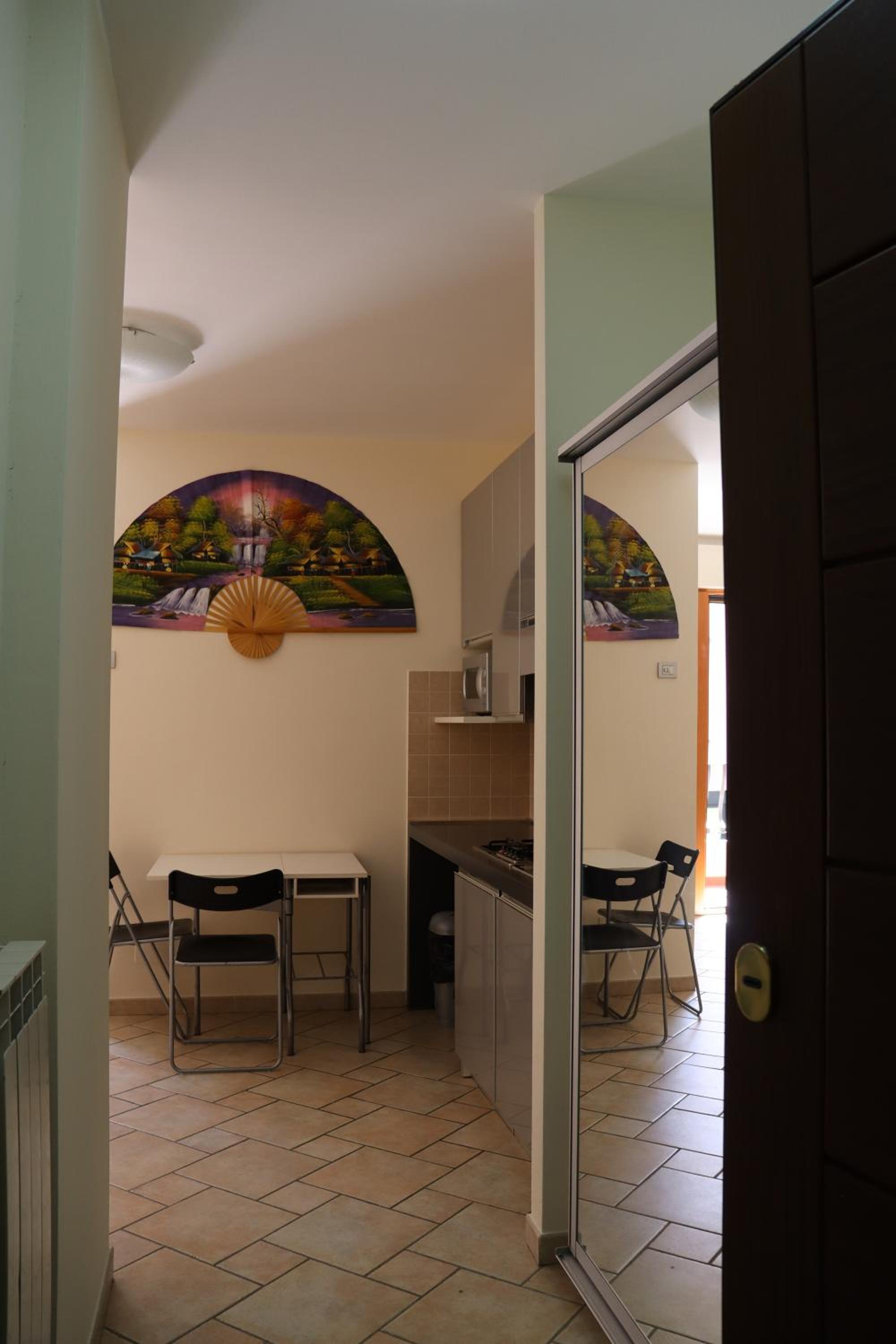 One-Bedroom House - Photo 8