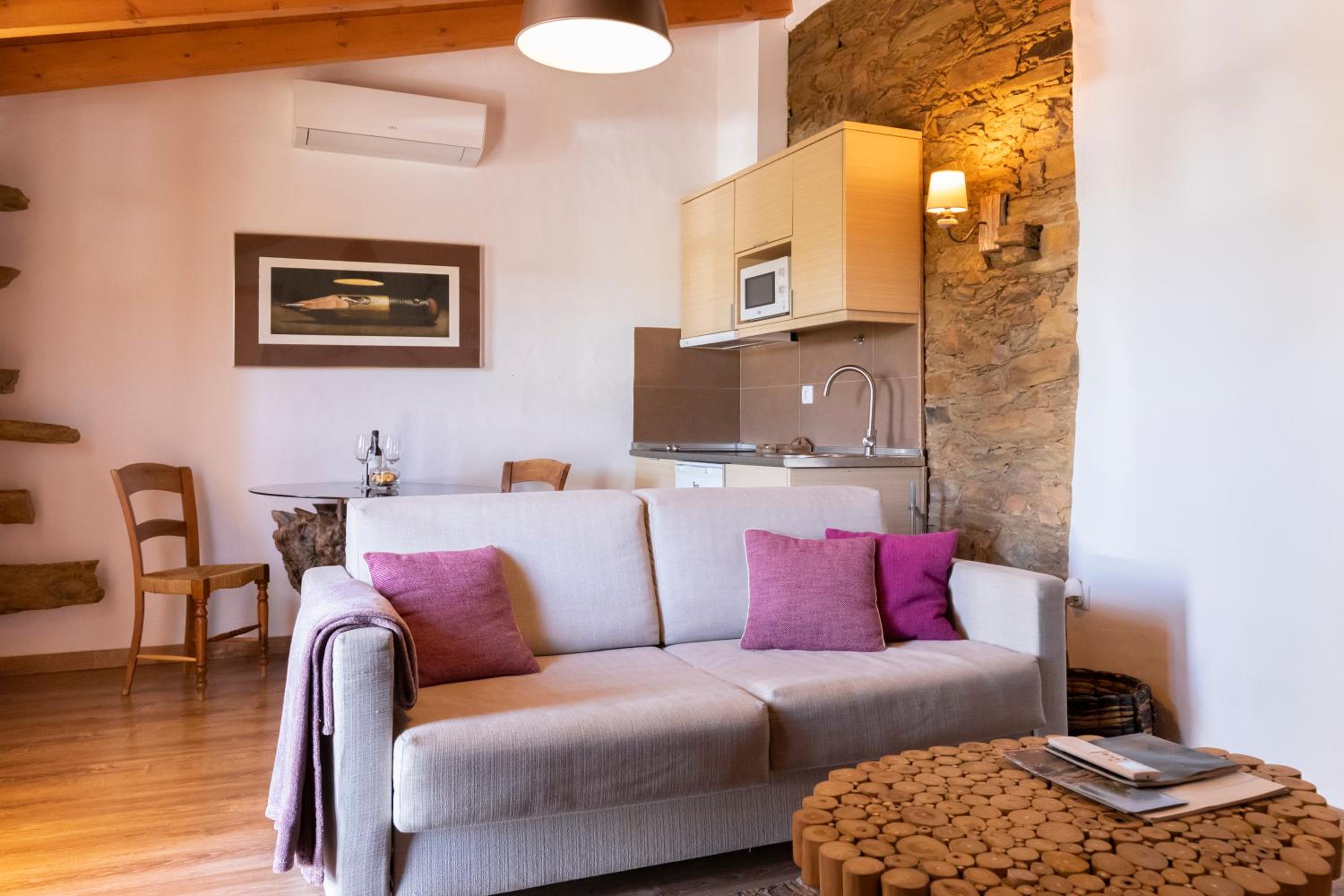 One-Bedroom House photo 1