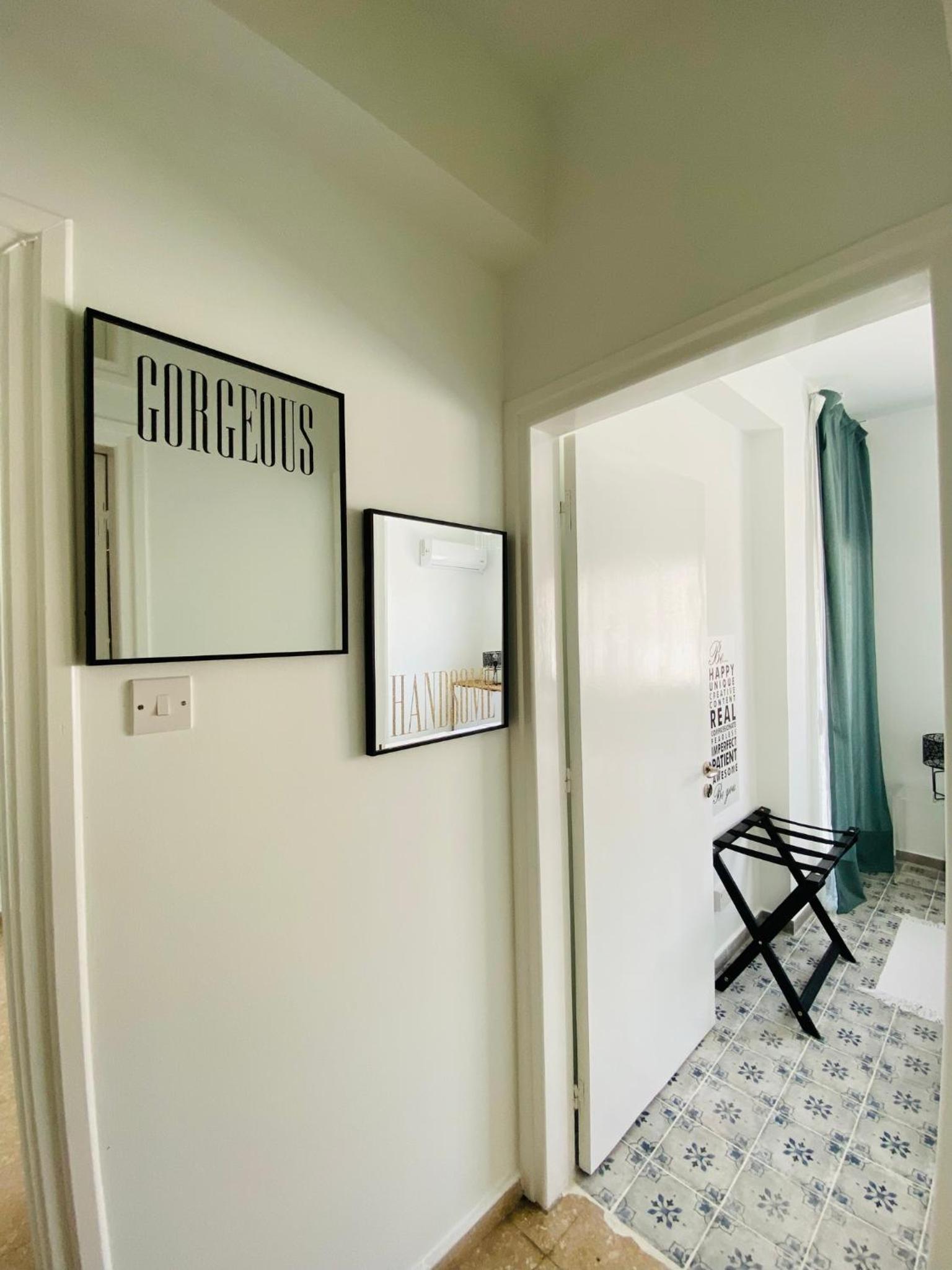 One-Bedroom Apartment - Photo 2