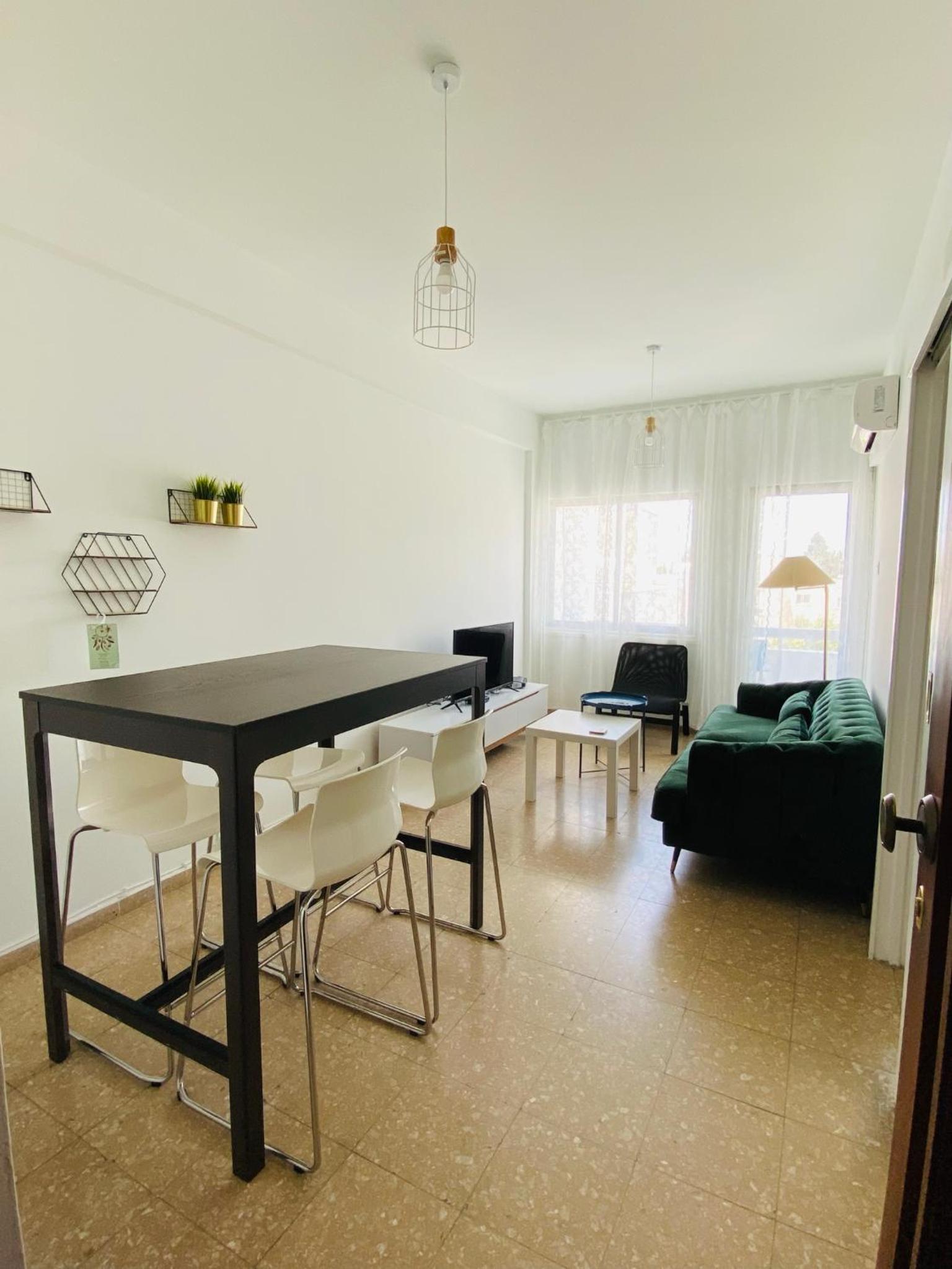 One-Bedroom Apartment - Photo 9