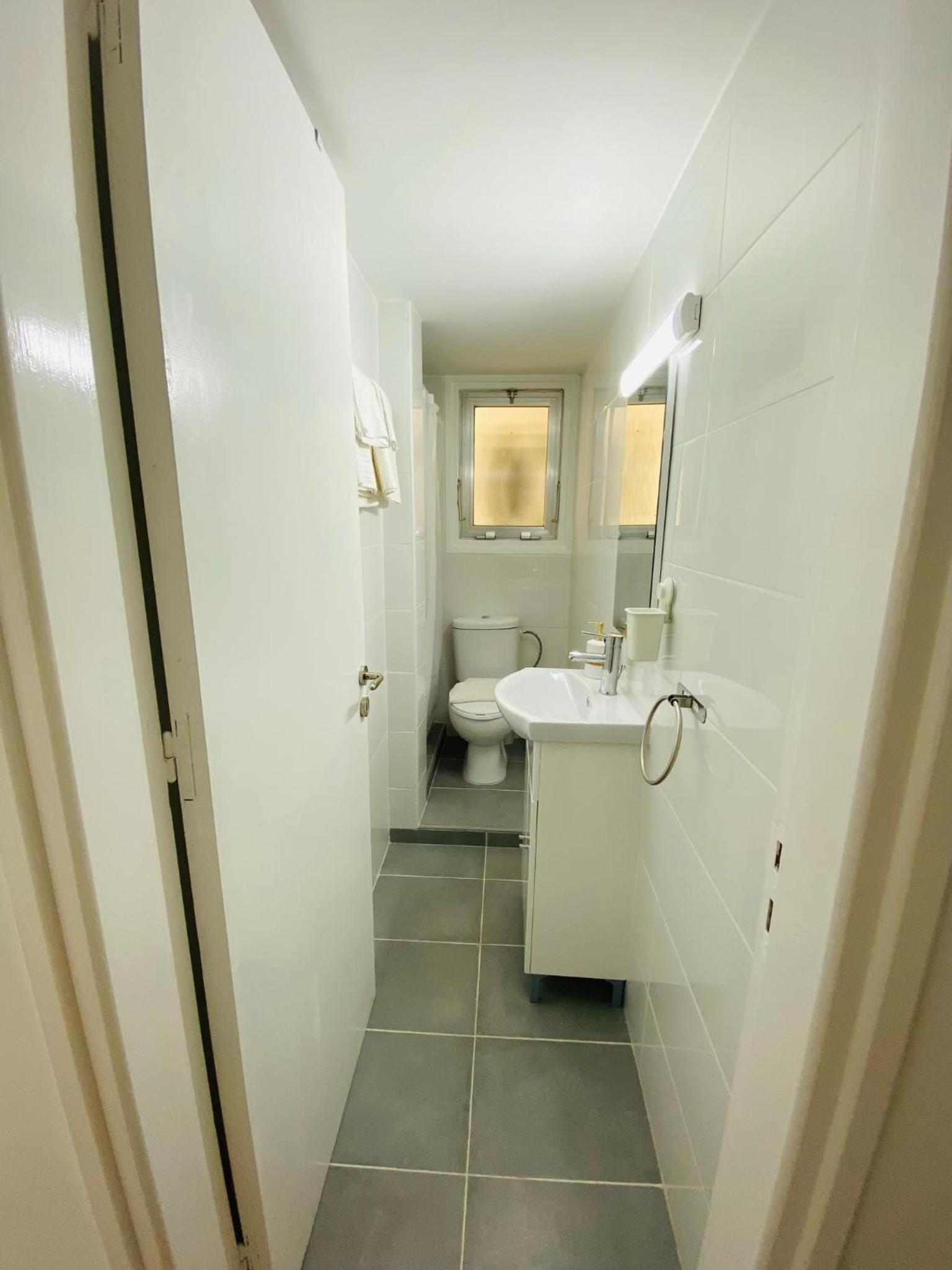 One-Bedroom Apartment - Photo 15