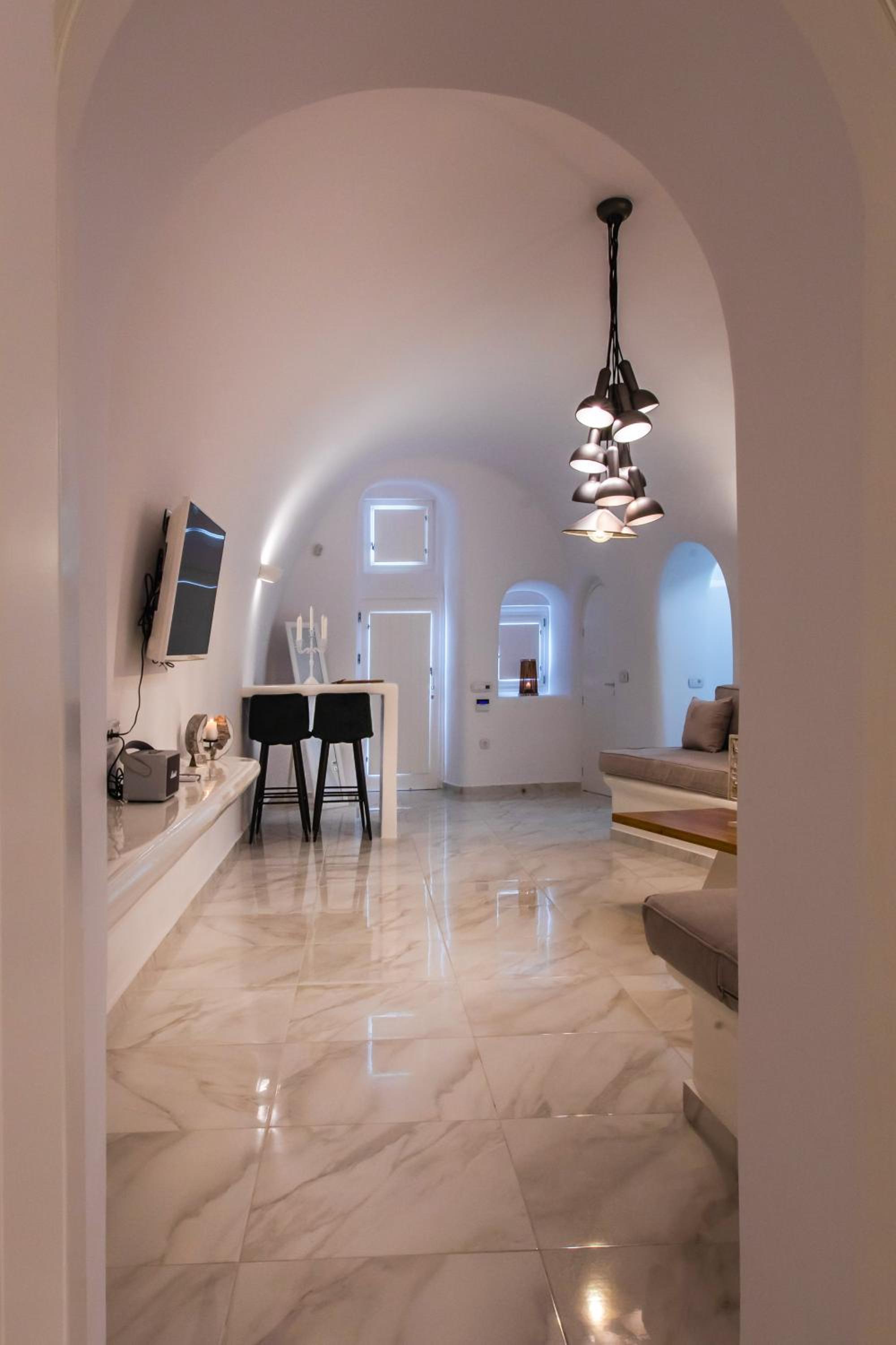 Deluxe Villa with Private Pool and Caldera View