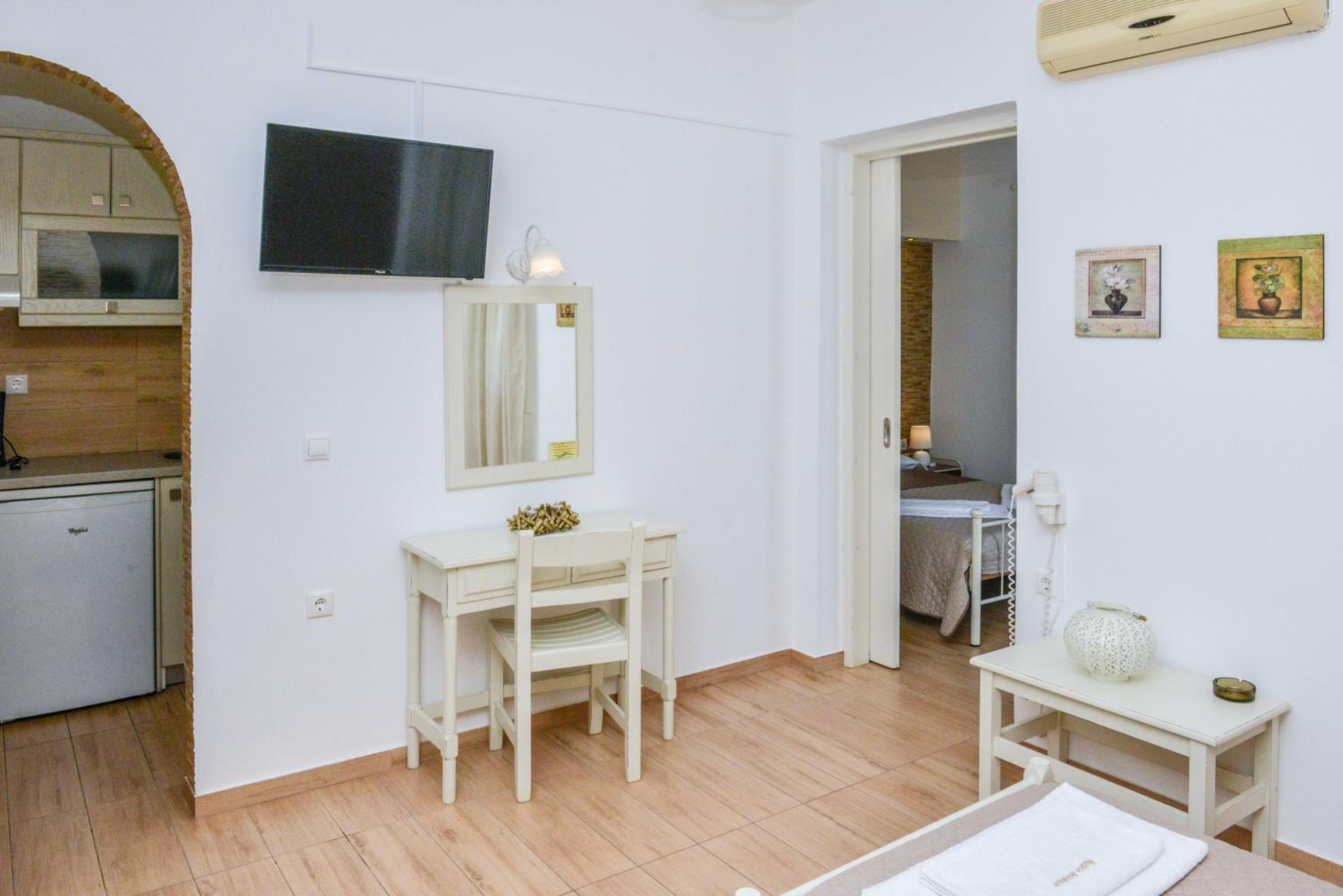 Apartment with Sea View - Photo 2