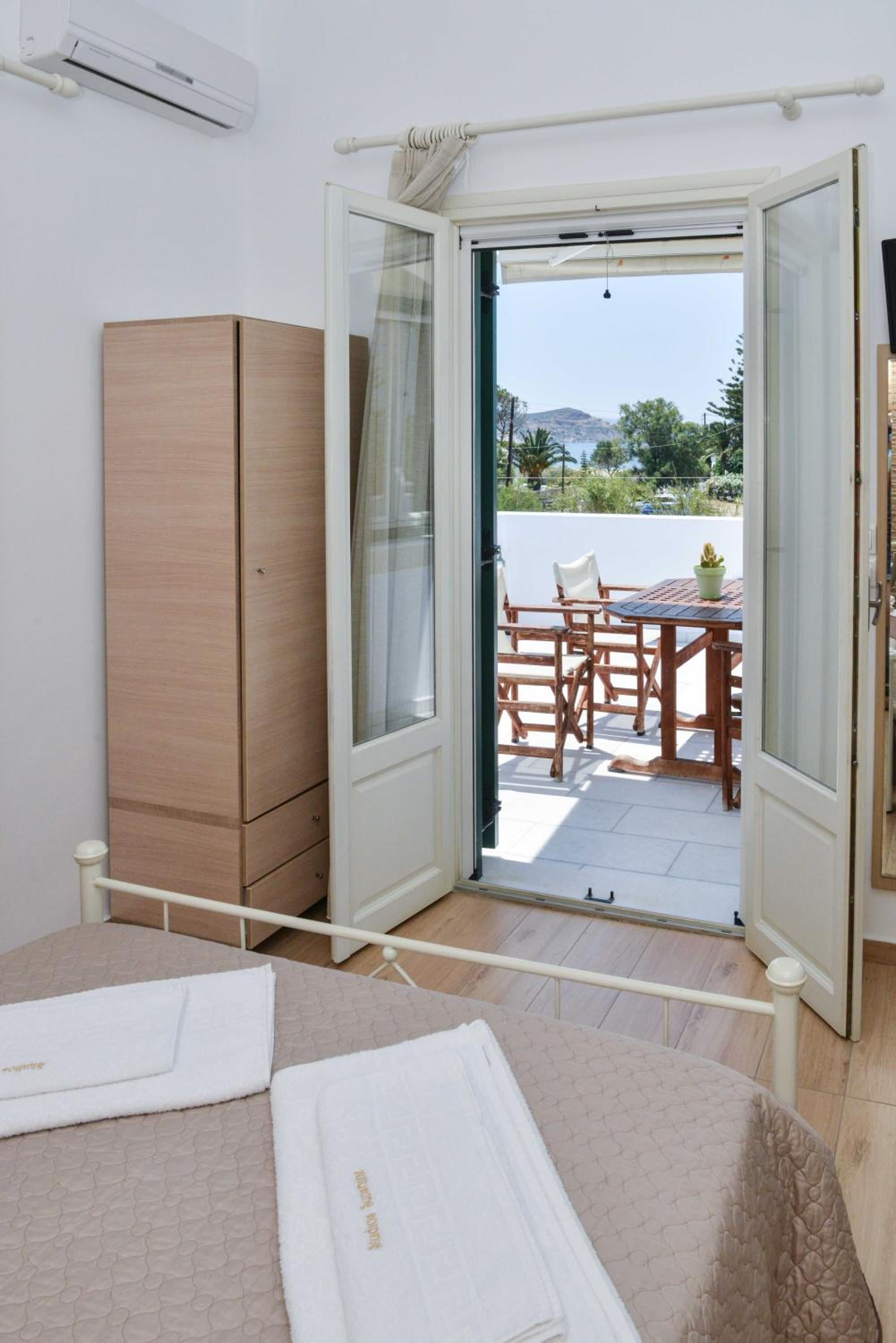Apartment with Sea View - Photo 5